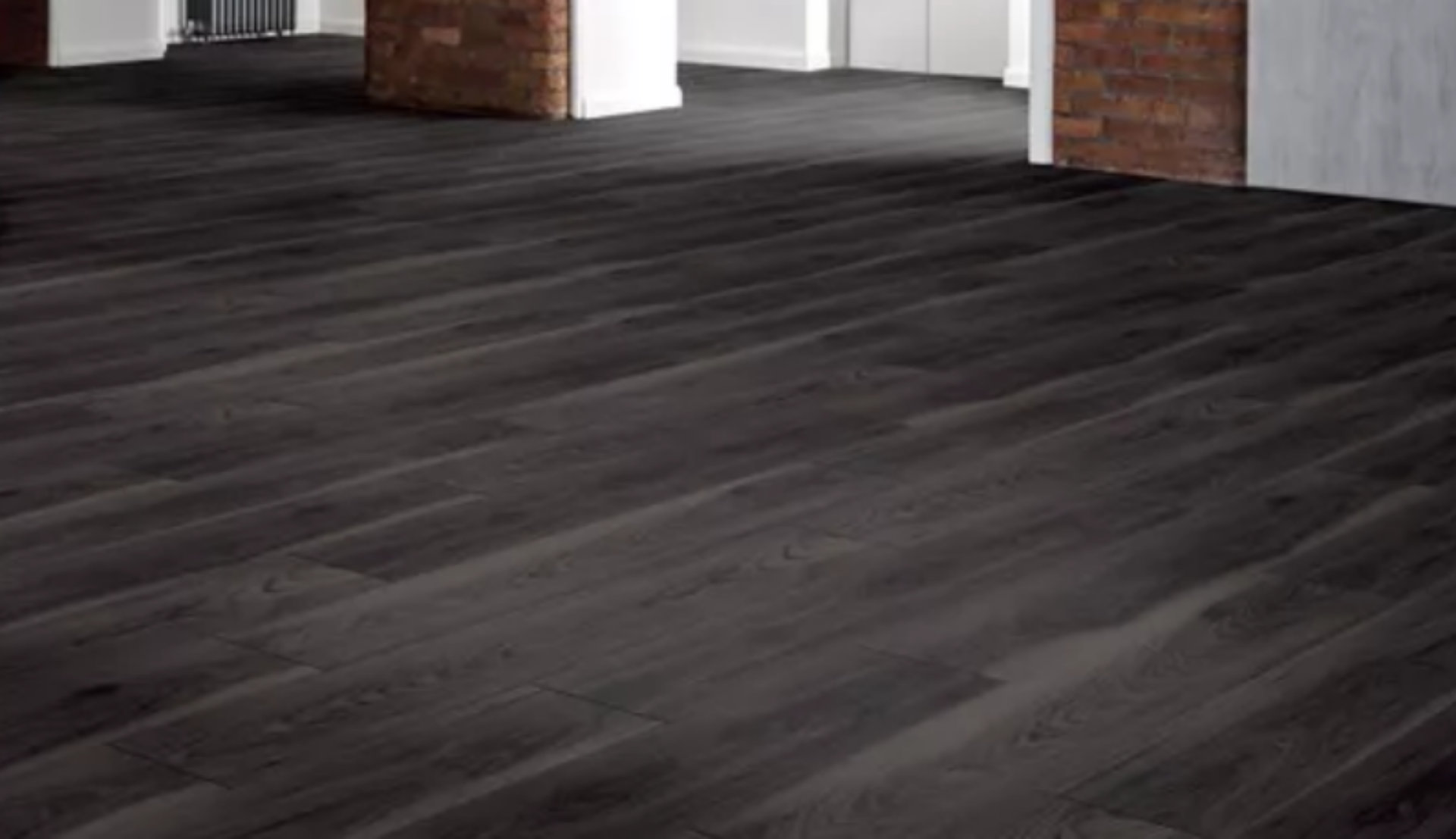 100m2 of New Boxed Amtico Inked Cedar Wood Luxury Vinyl Flooring. RRP £50 per m2. Surface Suitable - Bild 2 aus 2