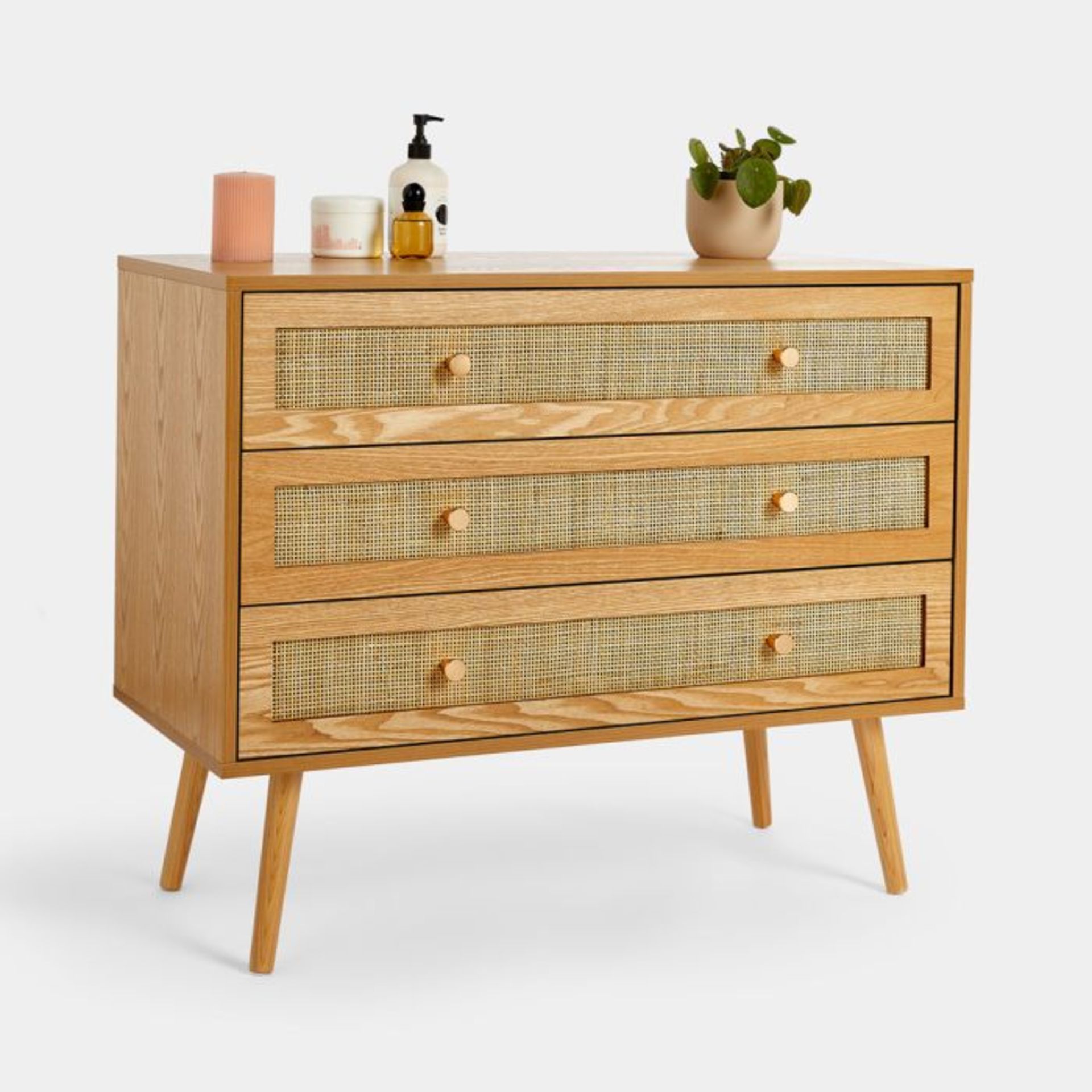 Rattan Chest of Drawers. - ER35. Bring an earthy, natural feel to your space with a combination of