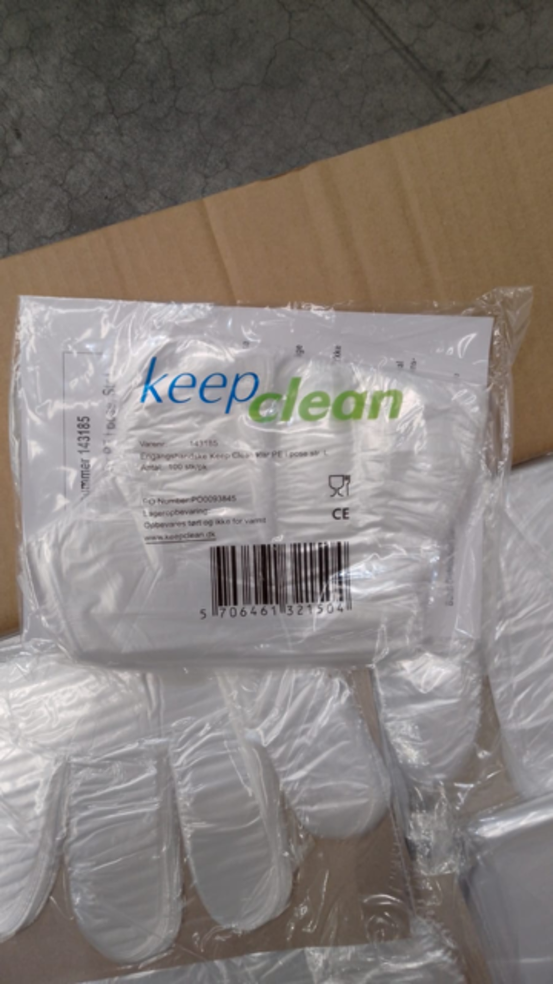420 X BRAND NEW BOXES OF 10000 KEEP CLEAR POLY GLOVES SIZE MEDIUM
