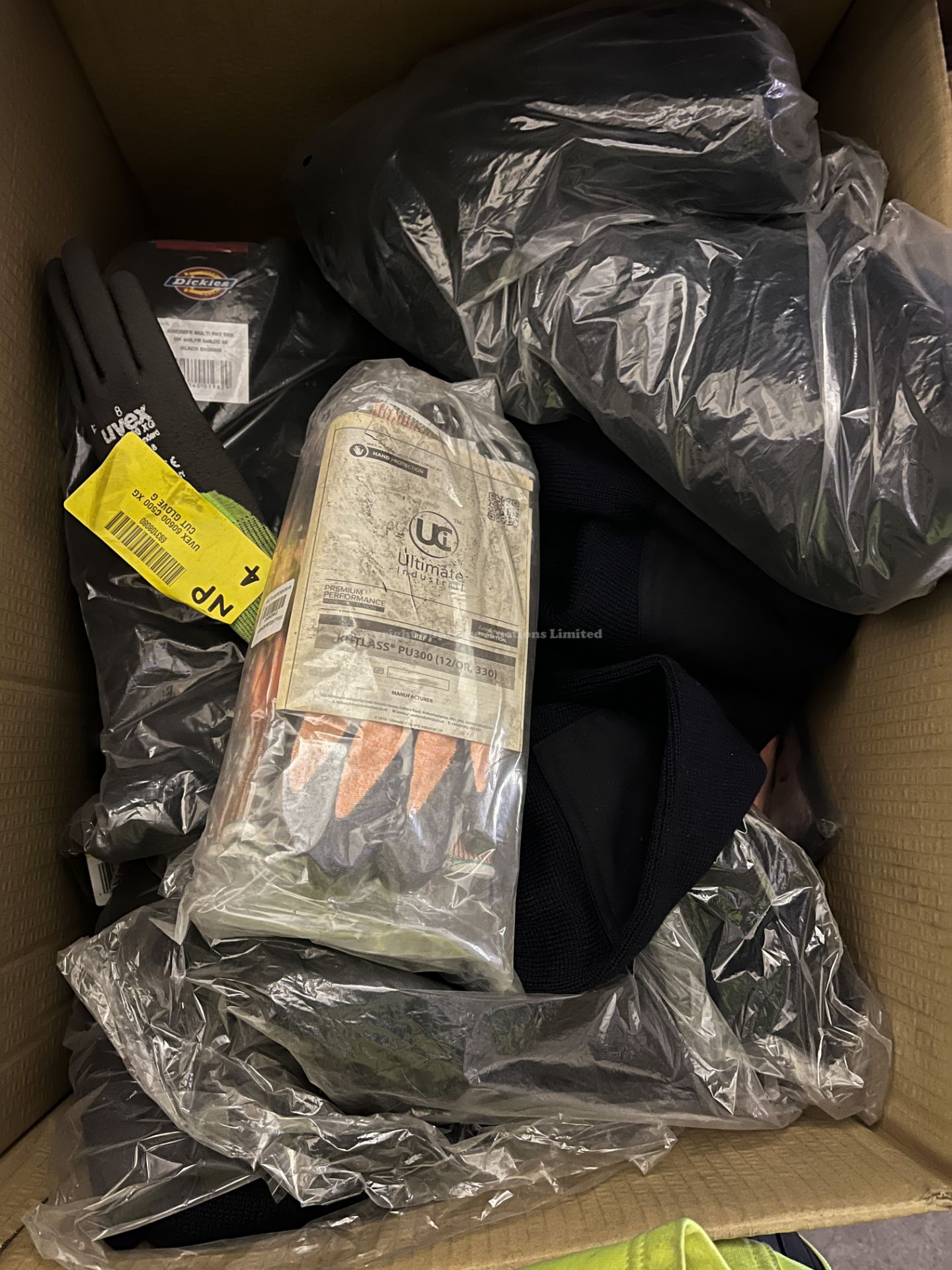 13 PIECE BRAND NEW MIXED WORKWEAR LOT TO INCLUDE JUMPERS, GLOVES ETC. (S1.5)