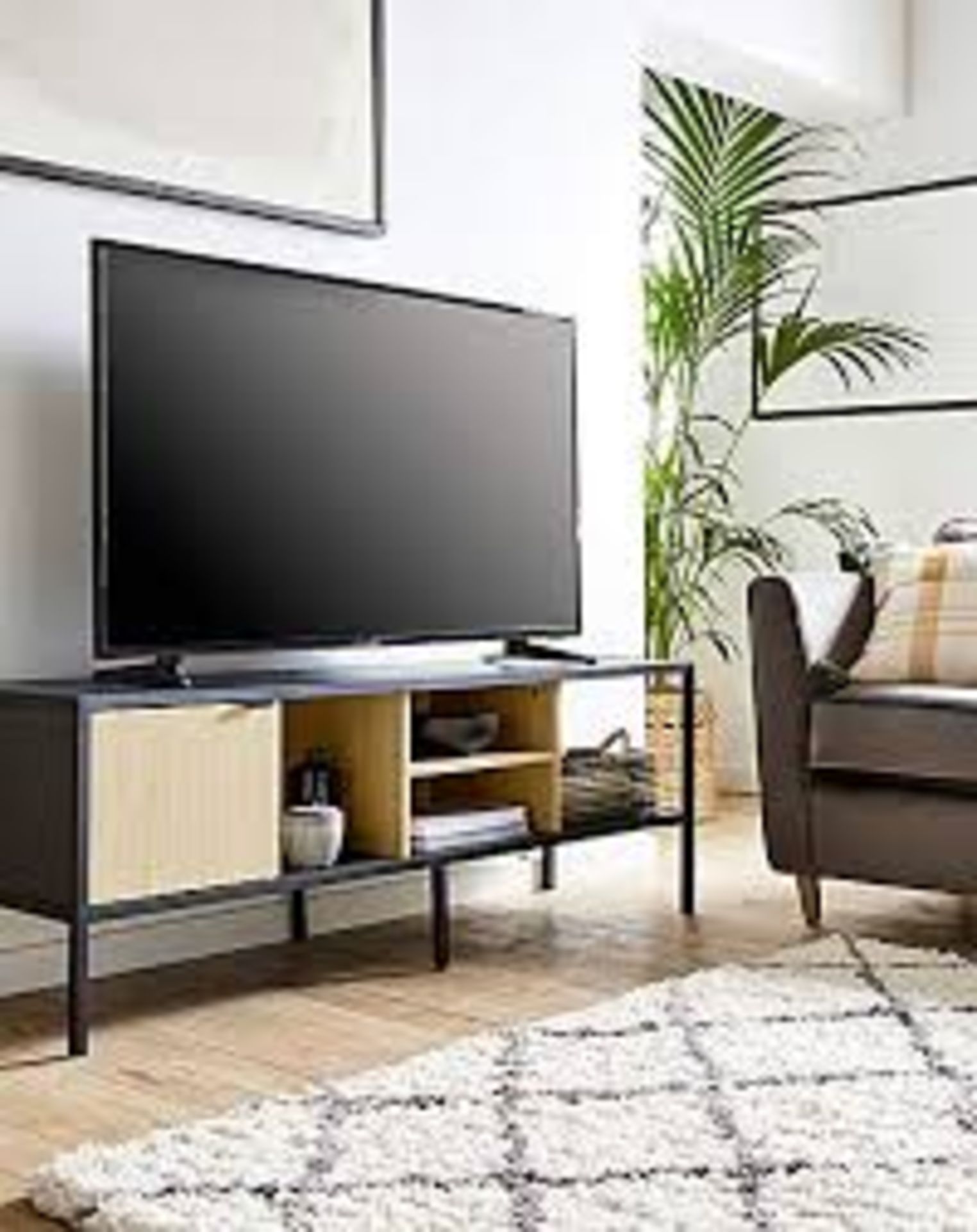 Hawthorne Wide TV Stand. - ER20. RRP £199.00.