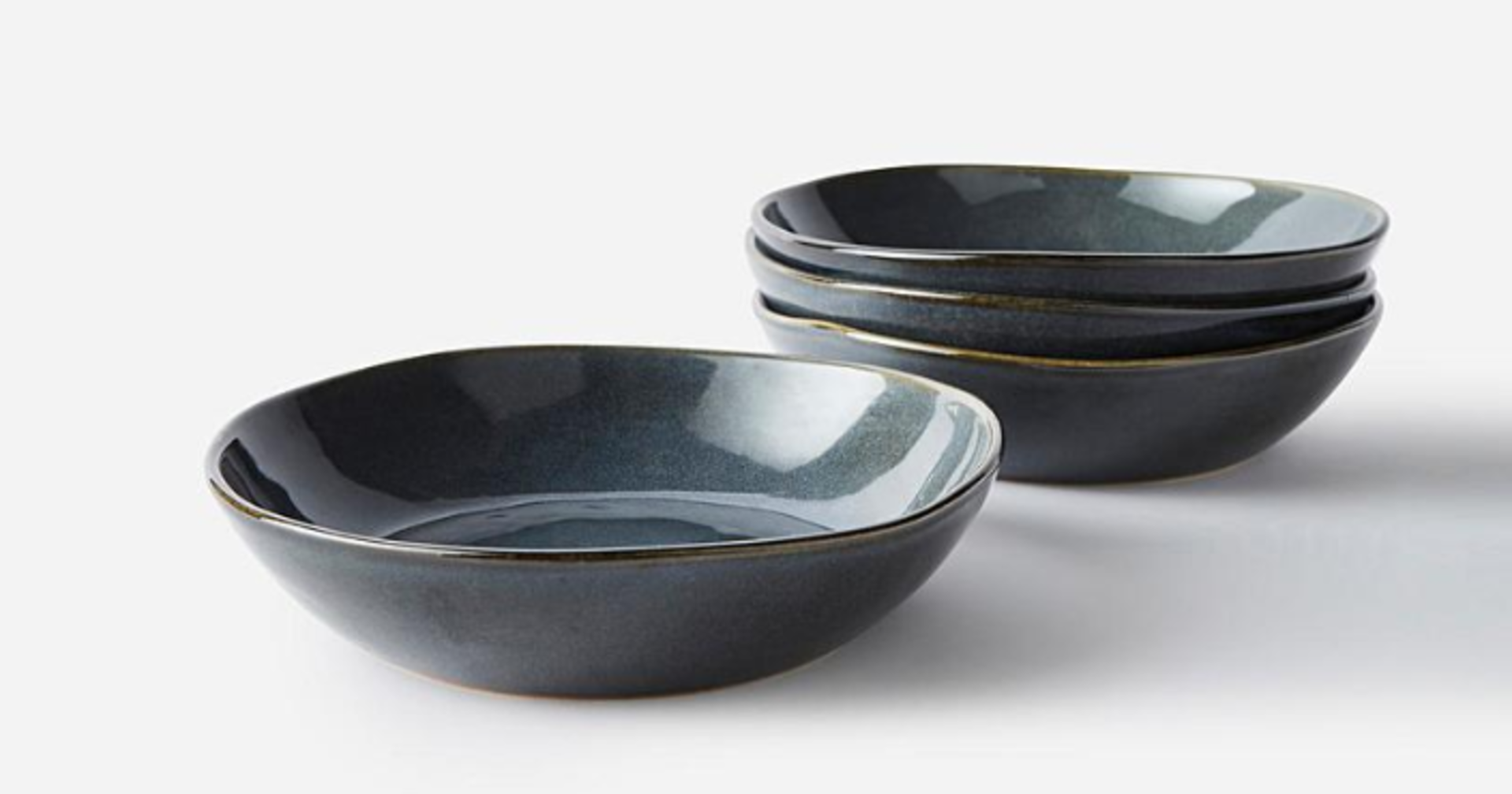 Reactive Glaze Set of 4 Pasta Bowls Blue. - ER22. Made from quality stoneware, this reactive glaze