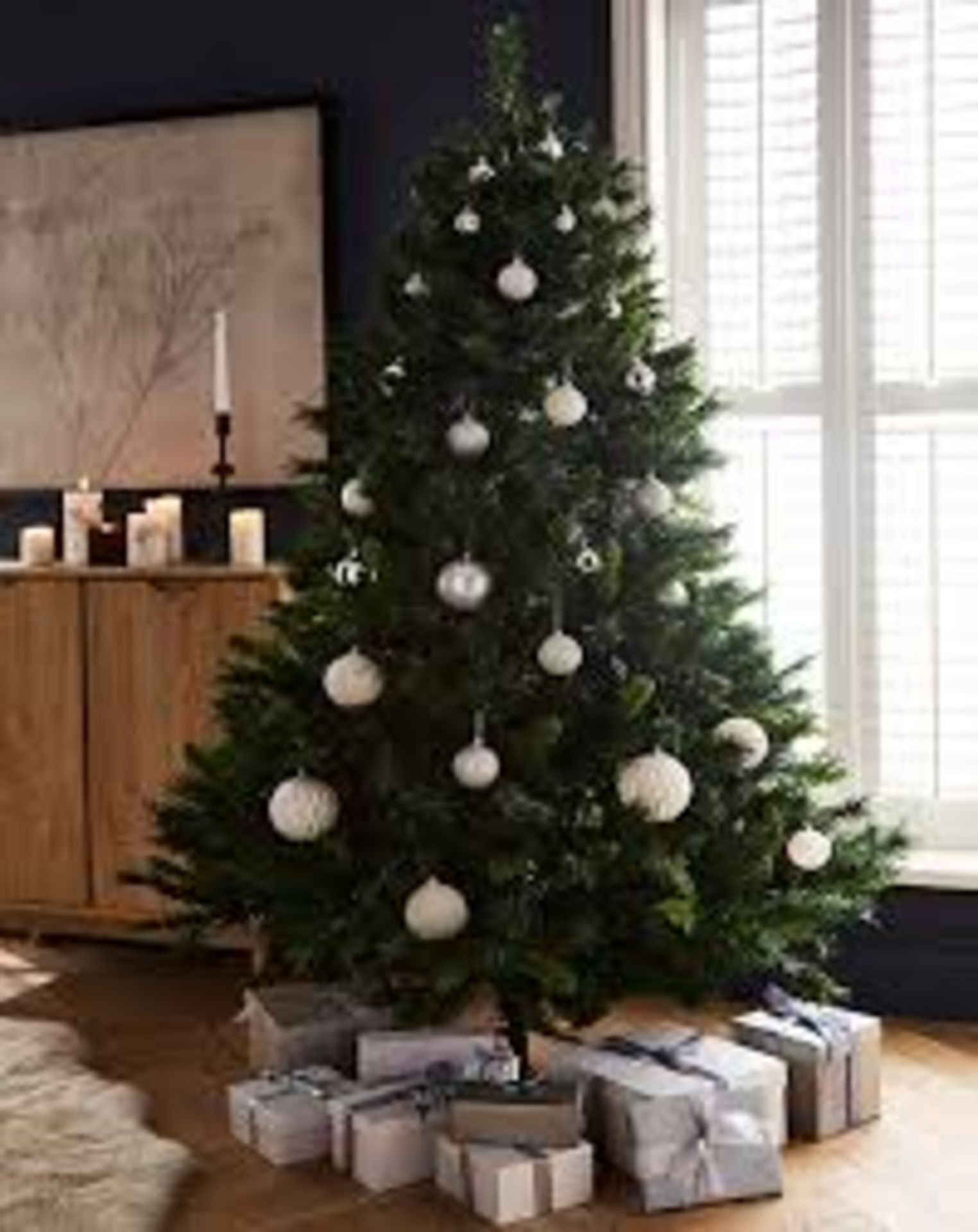 5ft Malmo Pine Christmas Tree. - ER28