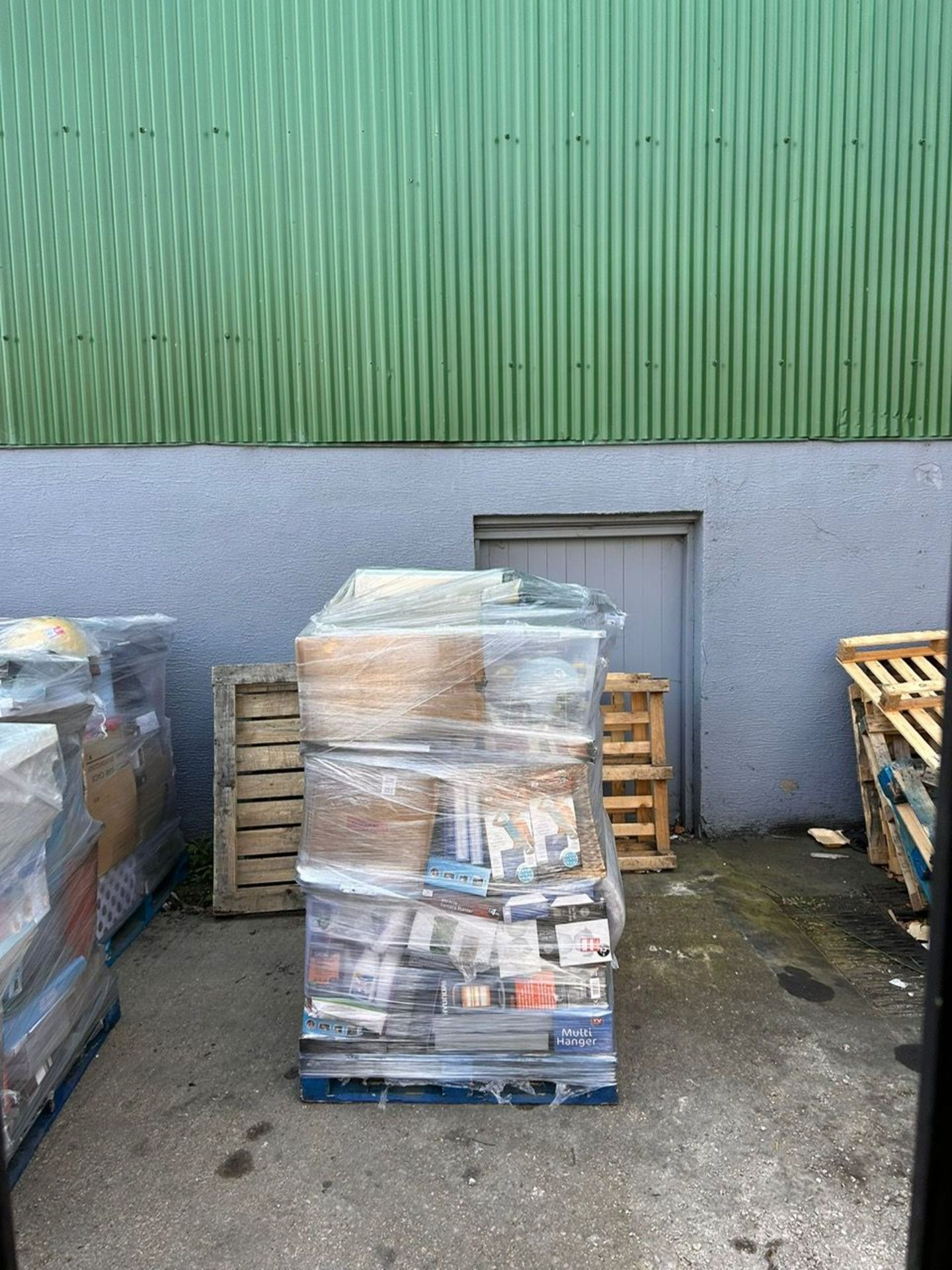 10 x Large Pallets of Unchecked Supermarket Stock. Huge variety of items which may include: tools, - Bild 15 aus 18