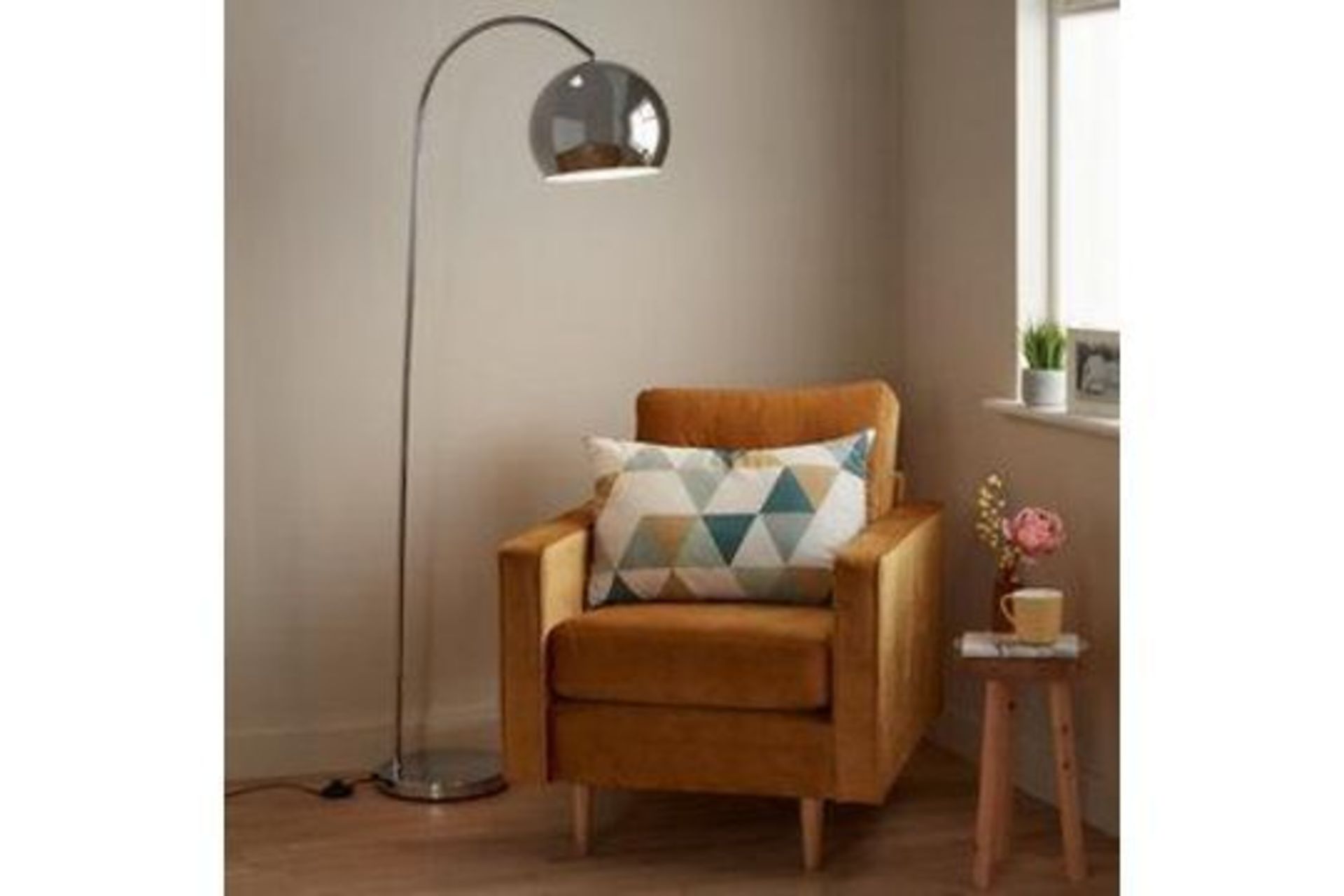 GoodHome Kotenay Chrome Effect Floor Light - R14.8. The sleek and modern Kotenay, overhanging