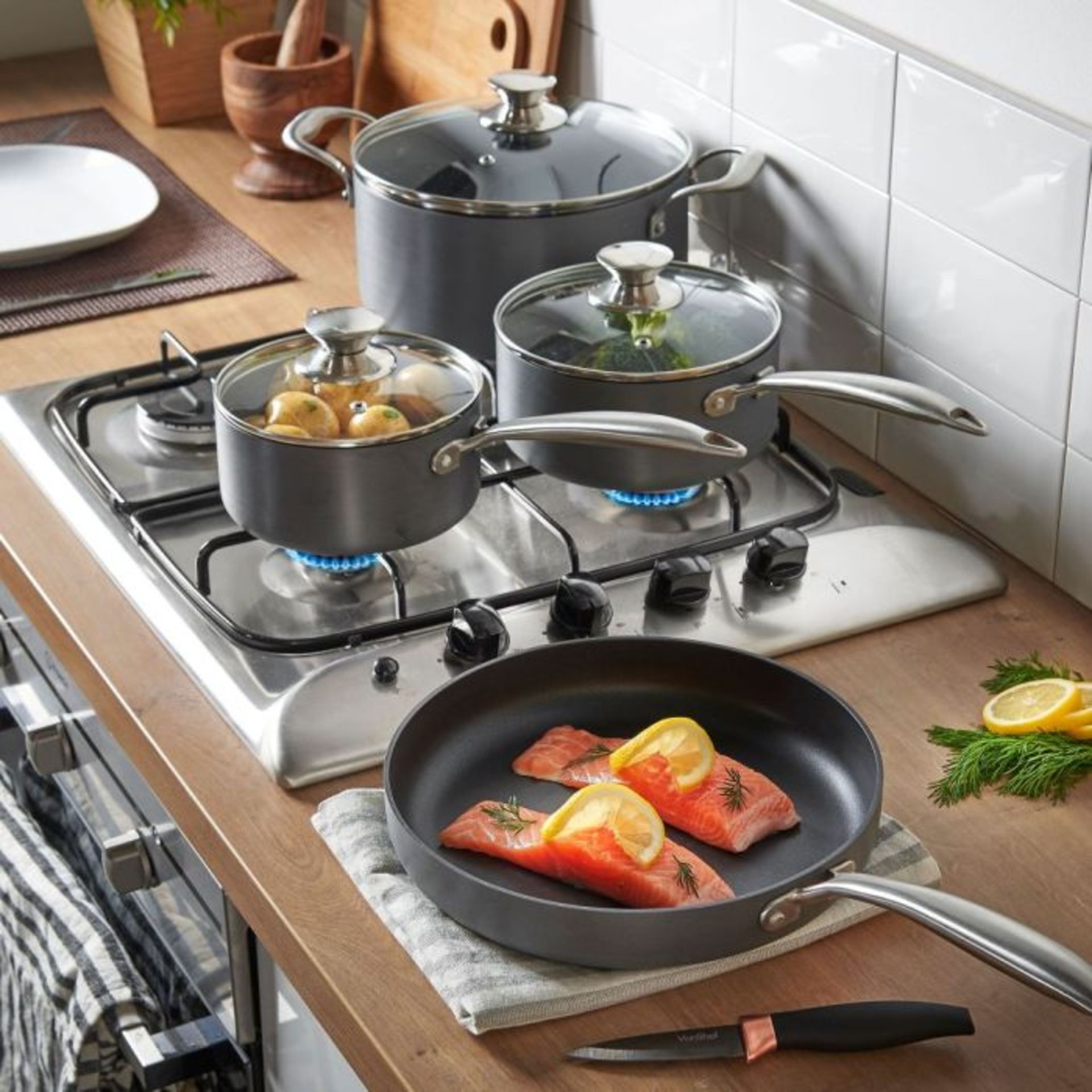 2x BRAND NEW 7 PIECE HARD ANODIZED PAN SETS. RRP £59.99 EACH. (R6-1) - Image 2 of 2