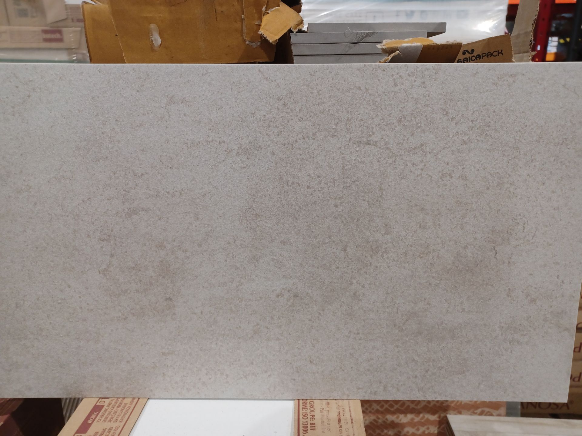 5 x PACKS OF Porcelanosa Deep White Nature 300x600mm Wall & Floor Tiles. Each Pack Contains 1.062m2, - Bild 2 aus 2