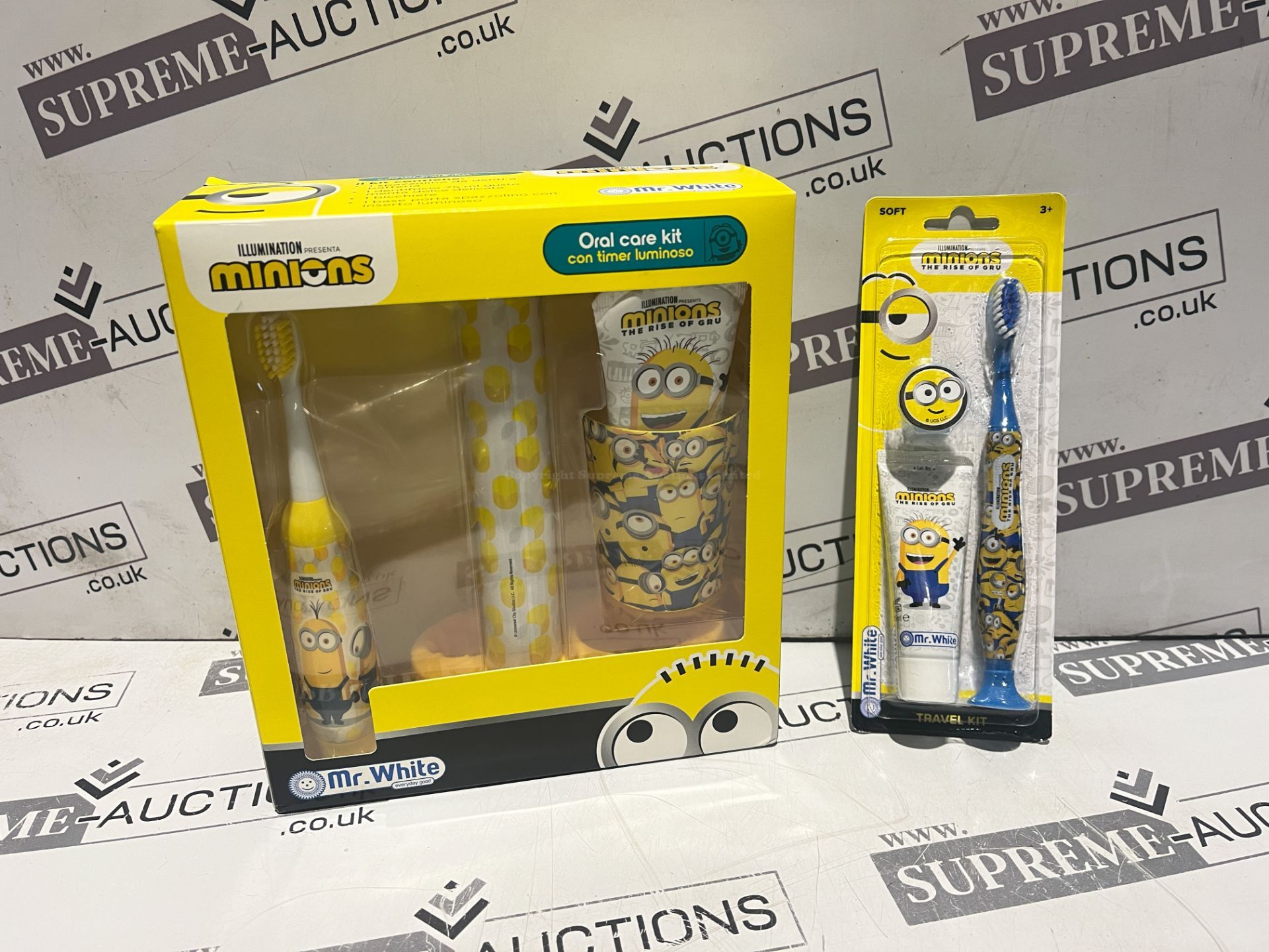 10 X BRAND NEW 2 PIECE CHILDRENS MINIONS ORAL CARE SETS INCLUDING TRAVEL KIT AND ELECTRIC TOOTHBRUSH