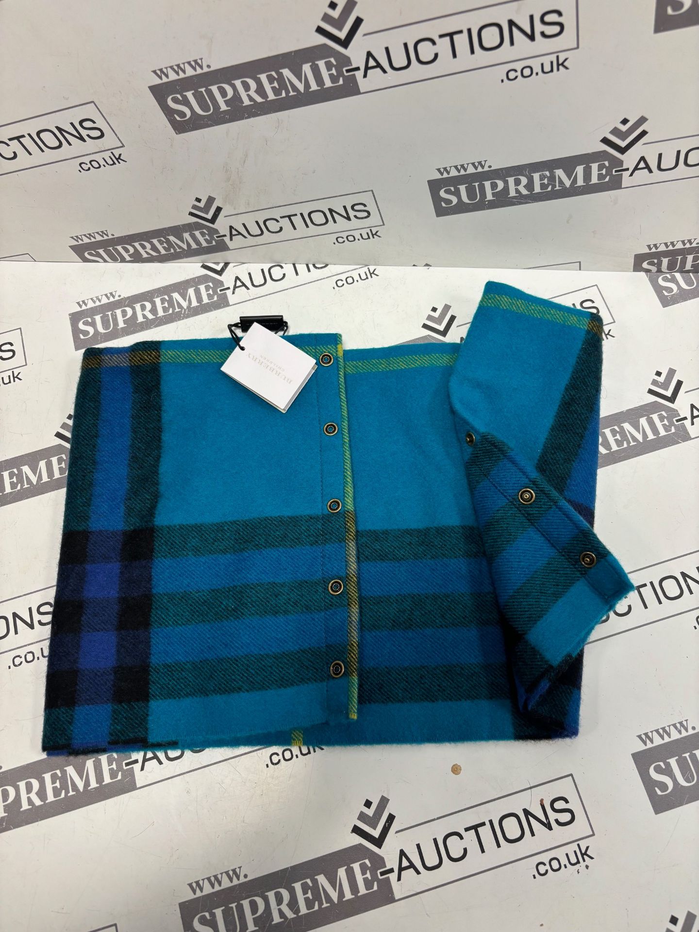 (No Vat) Burberry Check Cashmere Snood Childrens. With Tags! - Image 2 of 5