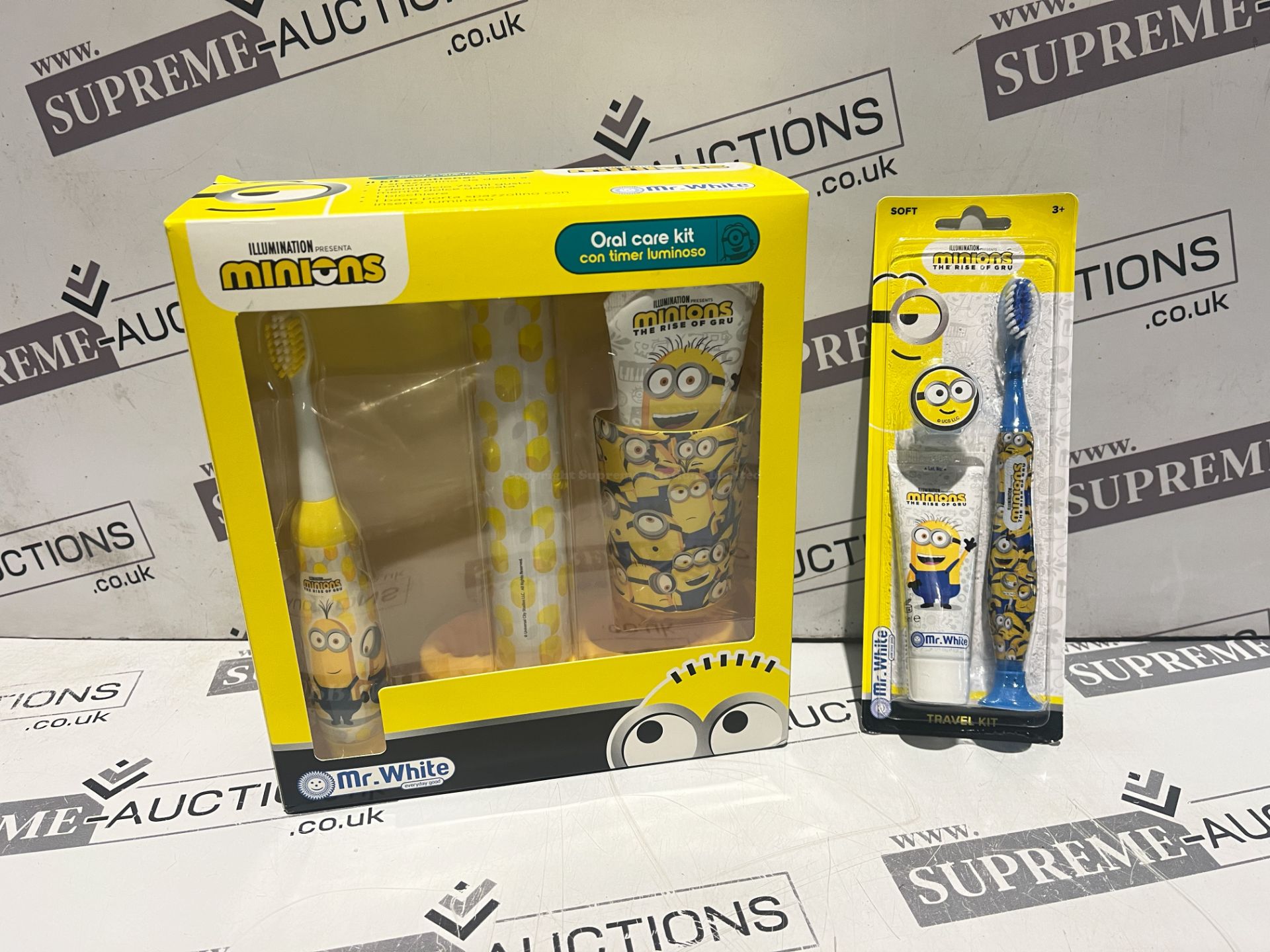 10 X BRAND NEW 2 PIECE CHILDRENS MINIONS ORAL CARE SETS INCLUDING TRAVEL KIT AND ELECTRIC TOOTHBRUSH