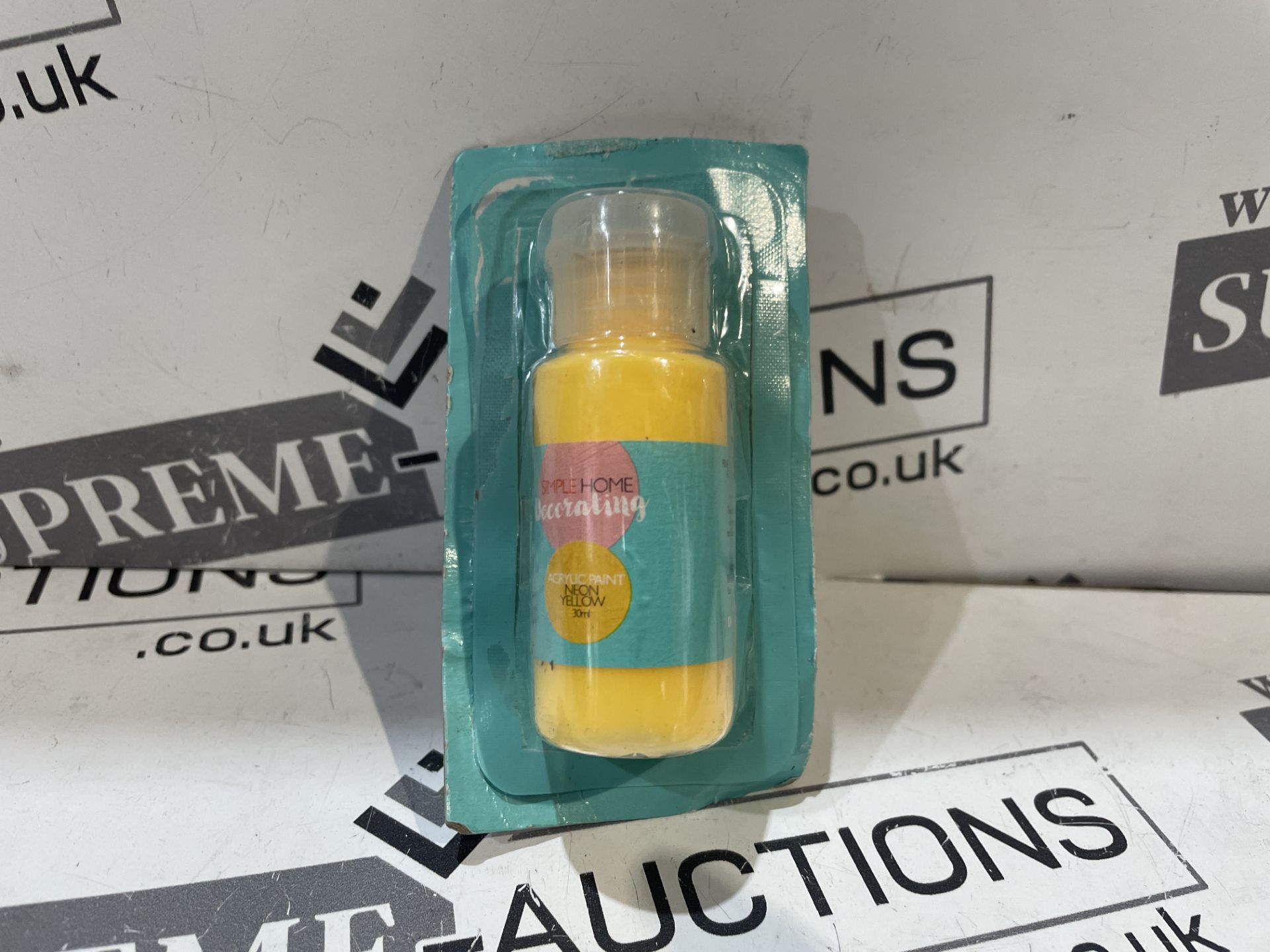 300 X BRAND NEW SIMPLE HOME NEON YELLOW ACRYLIC PAINT 30ML R16-8