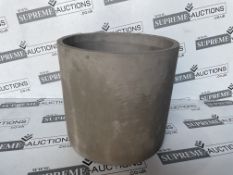 15 X BRAND NEW LARGE LIGHT CONCRETE PLANTERS R15.2/9.1/1.1