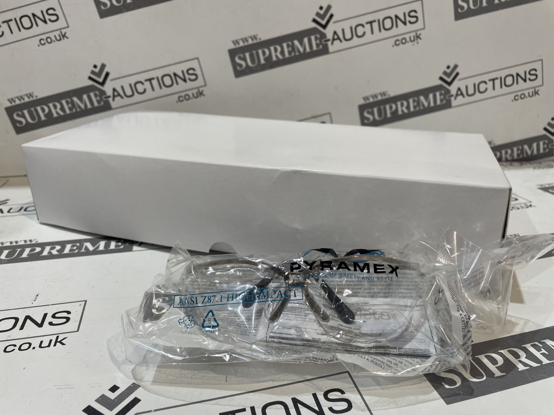 110 X BRAND NEW PAIRS OF PROFESSIONAL SAFETY SPECTACLES R16-8