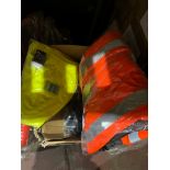 30 PIECE IXED WORKWEAR LOT INCLUDING JACKETS, TROUSERS ETC R11-11