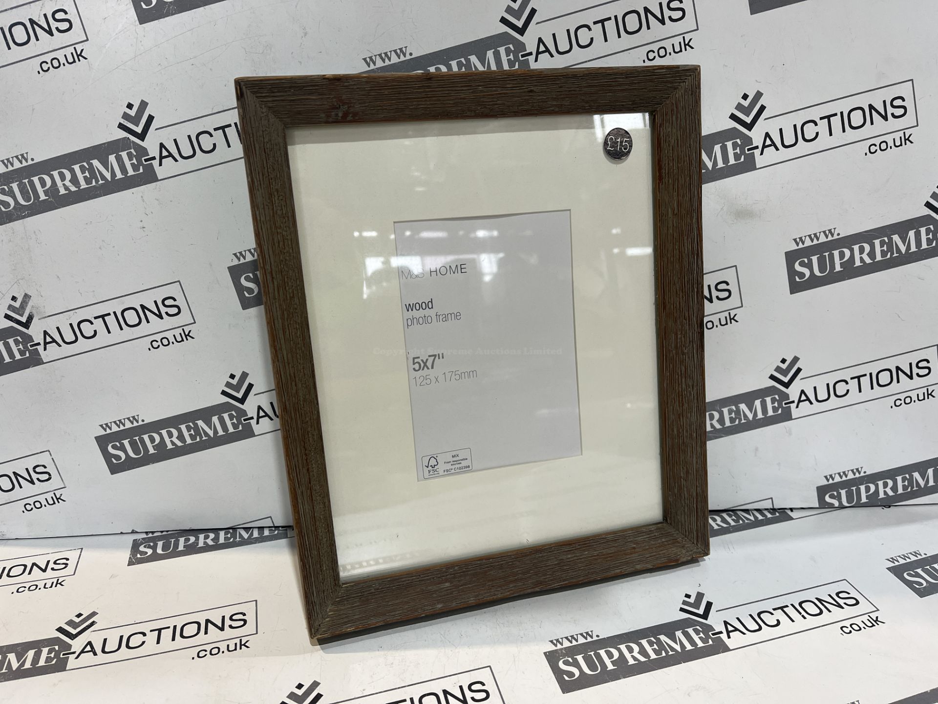 36 X BRAND NEW M AND S 5 X 7 INCH WOODEN PICTURE FRAMES R15-8