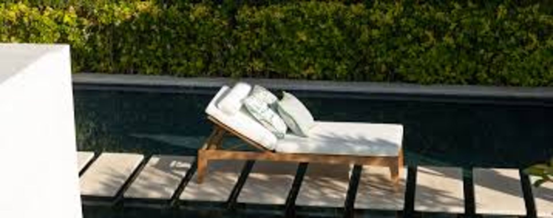 BRAND NEW JOHN LEWIS Cove Garden Sun Lounger, FSC-Certified (Eucalyptus Wood), Natural. RRP £373.50. - Image 2 of 3