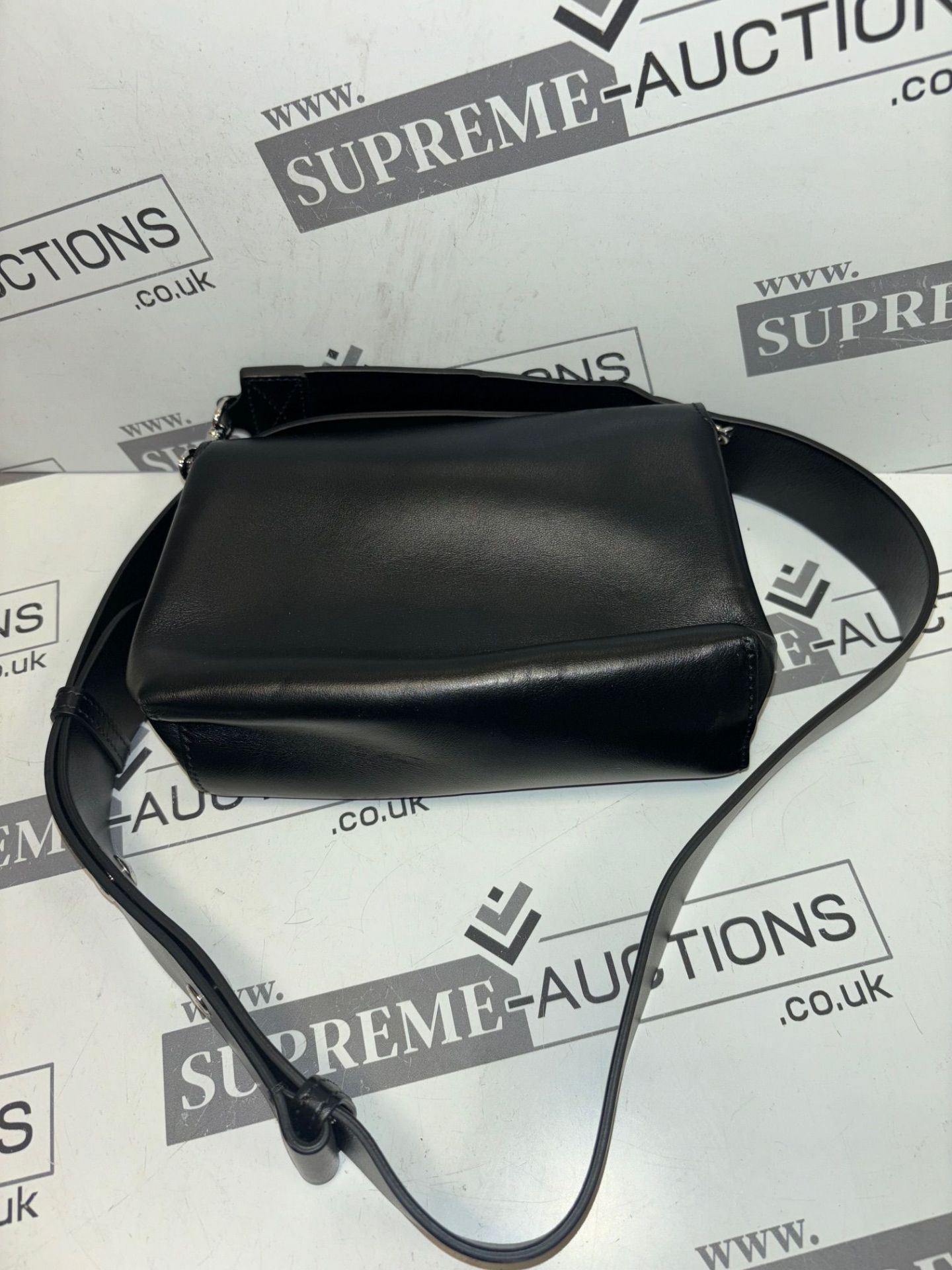 Burberry Small TB Envelope Crossbody Bag BLACK. 18x14cm. (08.21) - Image 3 of 7