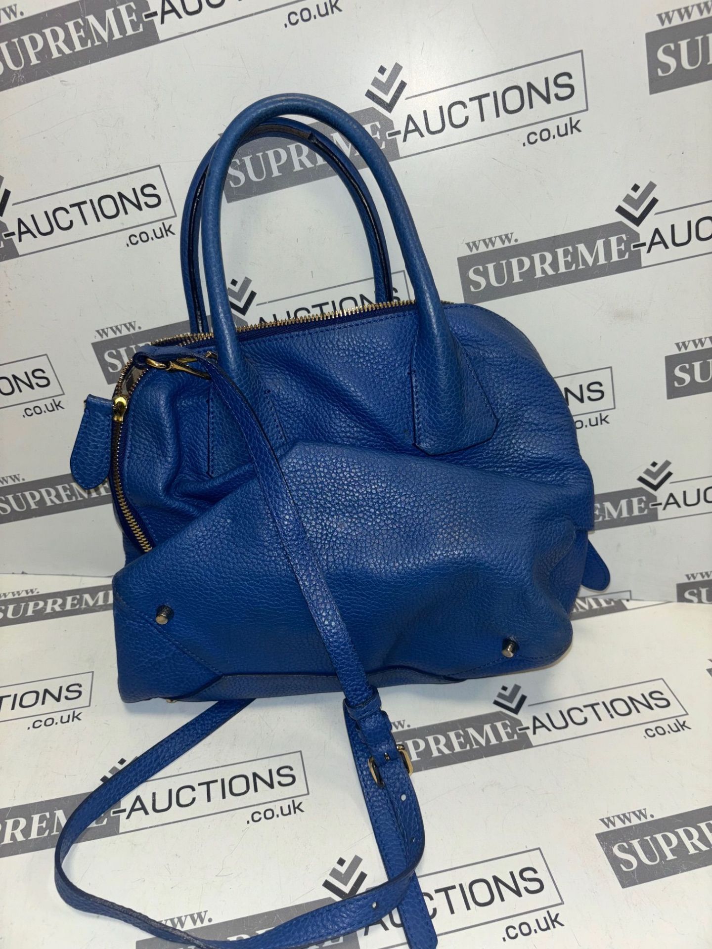 Genuine Burberry Medium Bowling Bag in Blue. RRP £805. This shoulder bag has room for all of your - Image 7 of 9