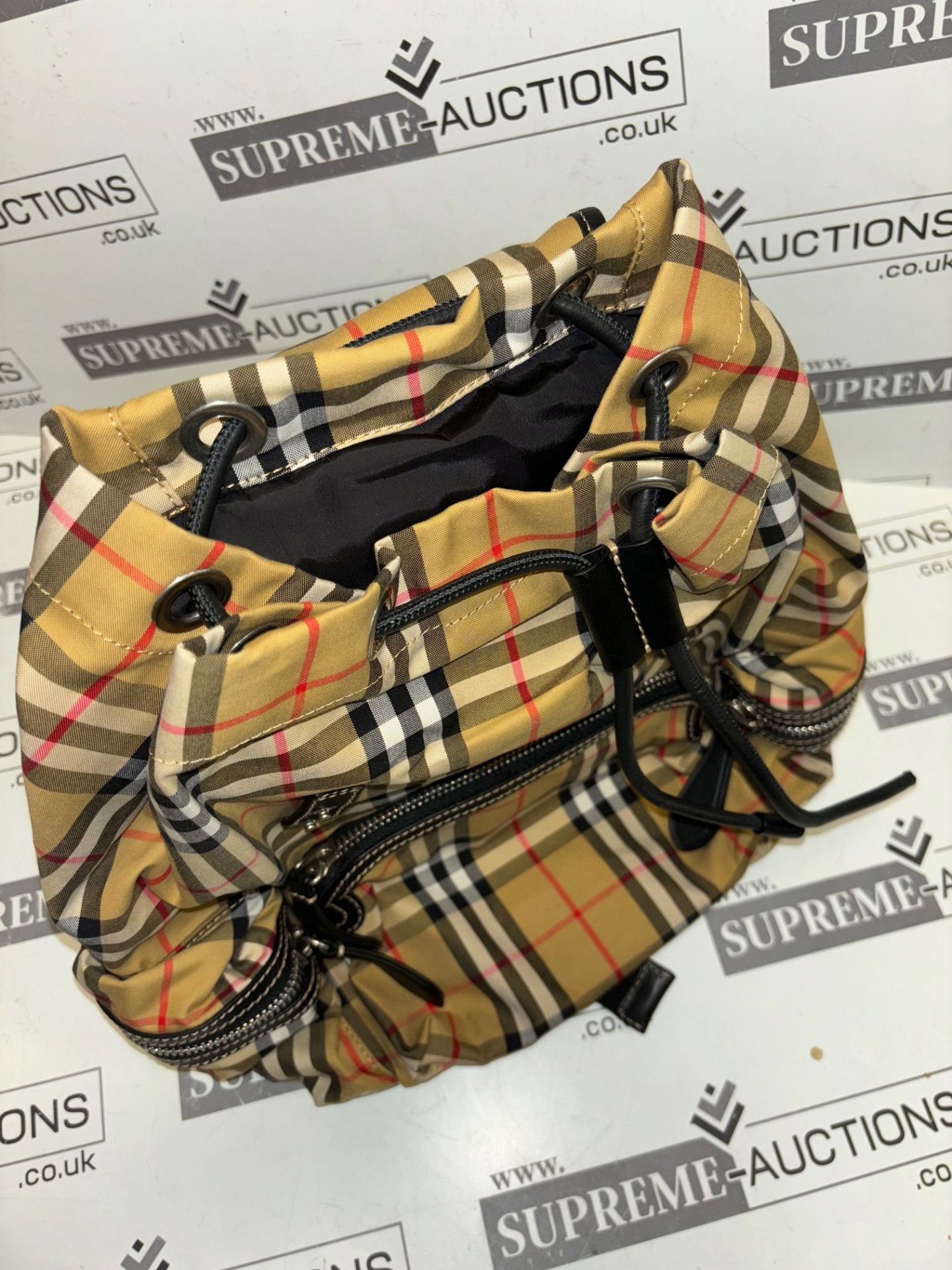Burberry check backpack. 35x35cm (17.21) - Image 8 of 9