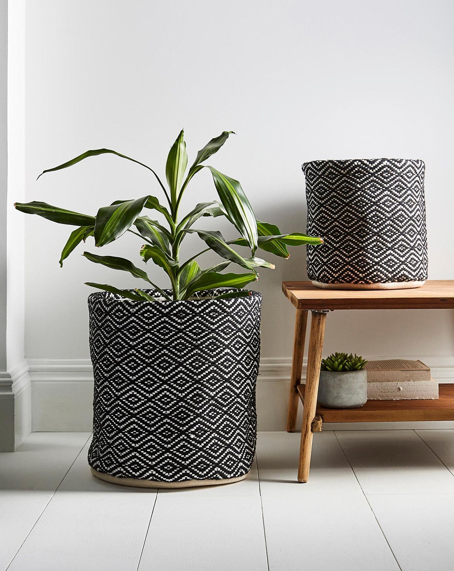 3x BRAND NEW Set of 2 Monochrome Woven Baskets. RRP £40 EACH. These lovely monochrome woven - Image 3 of 3