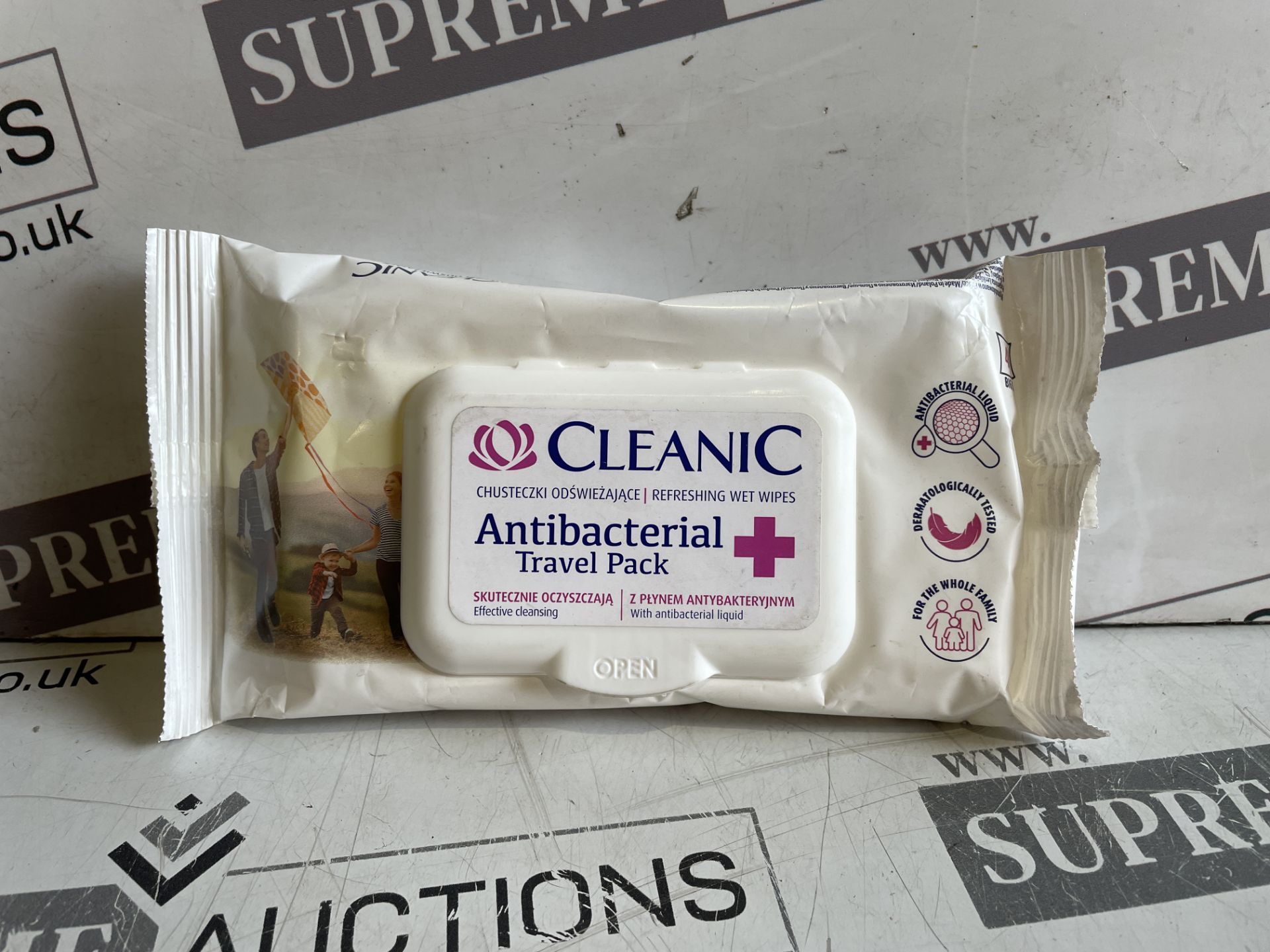 200 X BRAND NEW PACKS OF 40 CLEANIC ANTIBACTERIAL TRAVEL PACK WIPES (PLEASE NOTE PAST EXPIRY) R3-2