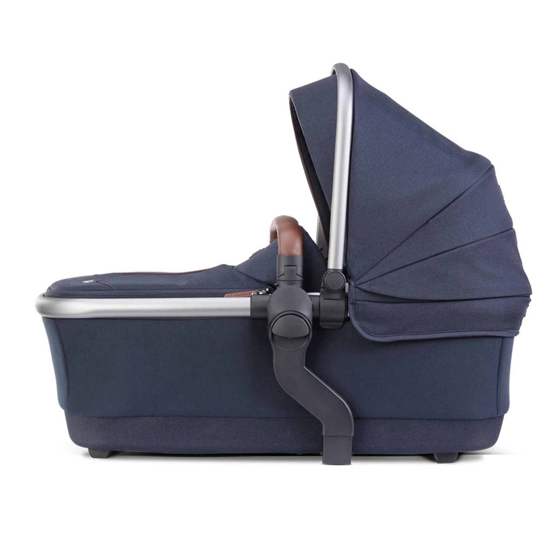 NEW & BOXED SILVER CROSS Wave Carrycot - INDIGO. RRP £275 R19-5. Silver Cross Wave 21 Carrycot,