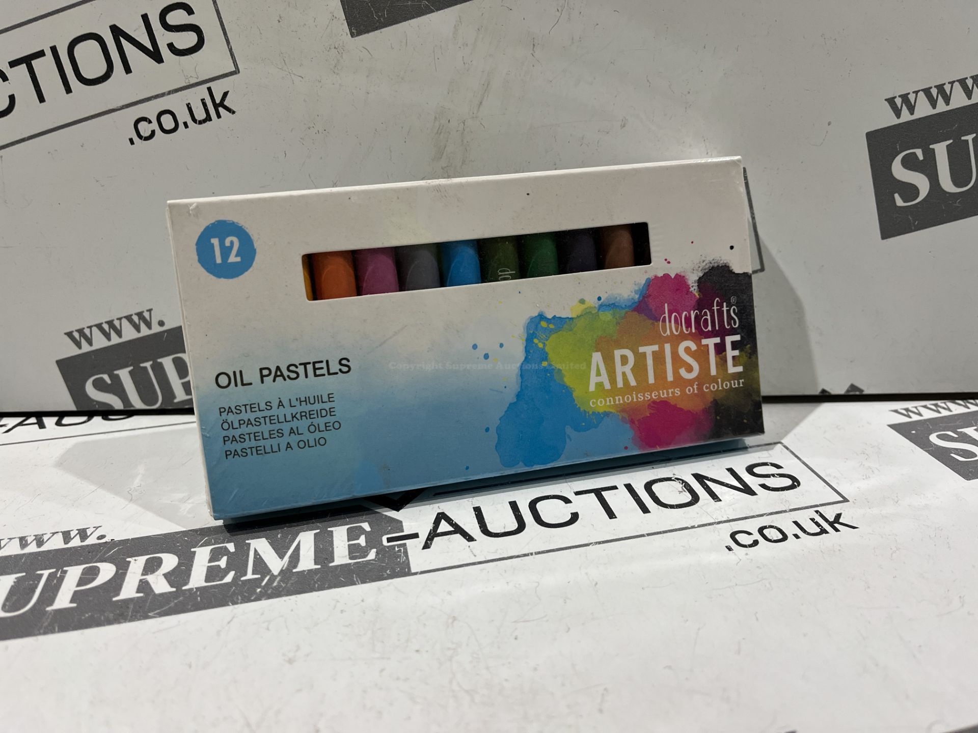 62 X BRAND NEW PACKS OF 12 DOCRAFTS ARTISTE ASSORTED OIL PASTELS R3-7