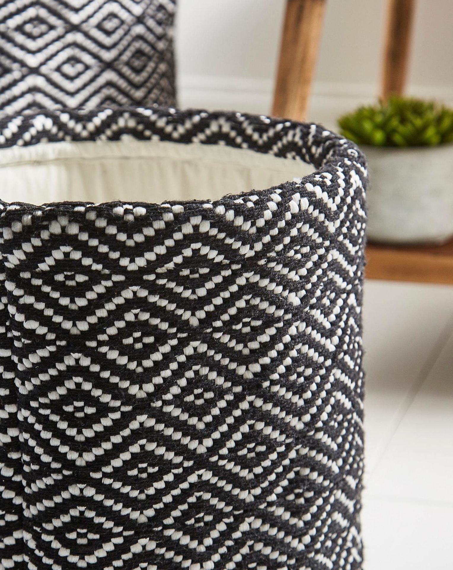 3x BRAND NEW Set of 2 Monochrome Woven Baskets. RRP £40 EACH. These lovely monochrome woven - Image 2 of 3
