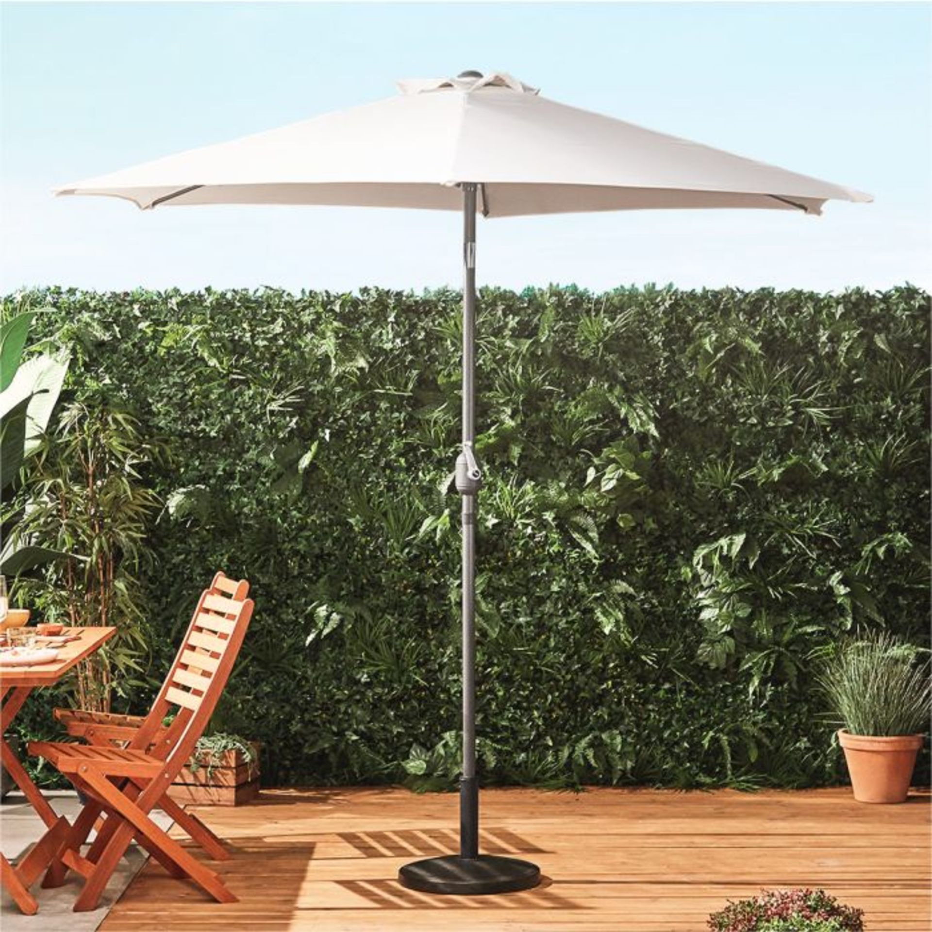 BRAND NEW & BOXED Ivory Cream 2.7m Steel Garden Parasol R10-1. As much as everyone loves a bit of - Bild 5 aus 5