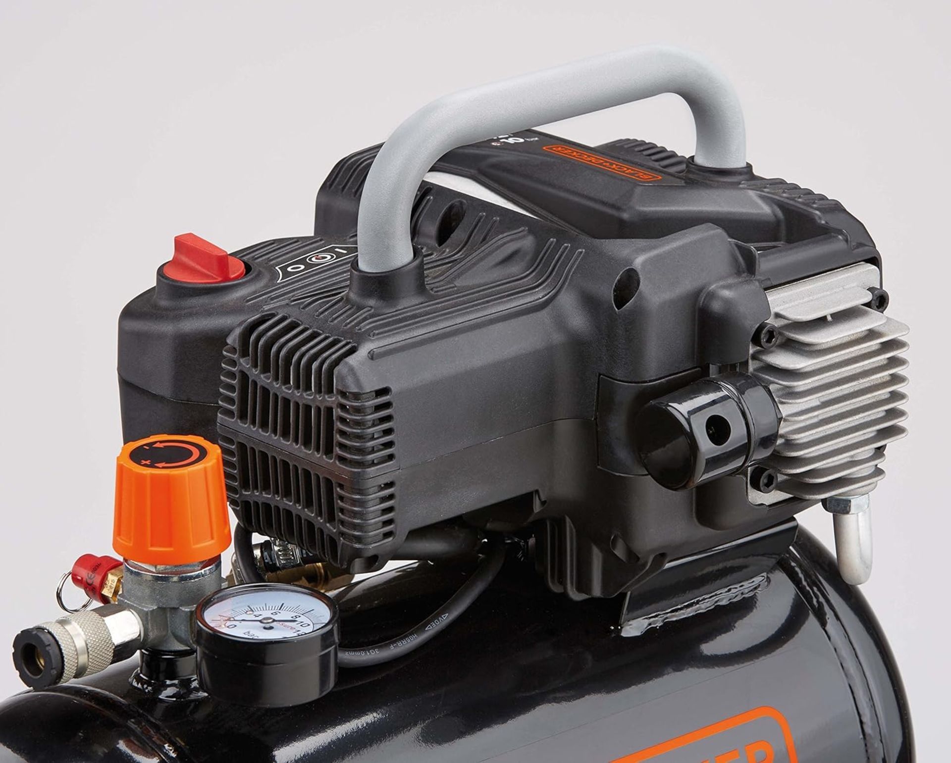 Brand New Black + Decker Compressor 195/12-NK, Thanks to a large tank capacity and a high maximum - Bild 2 aus 3