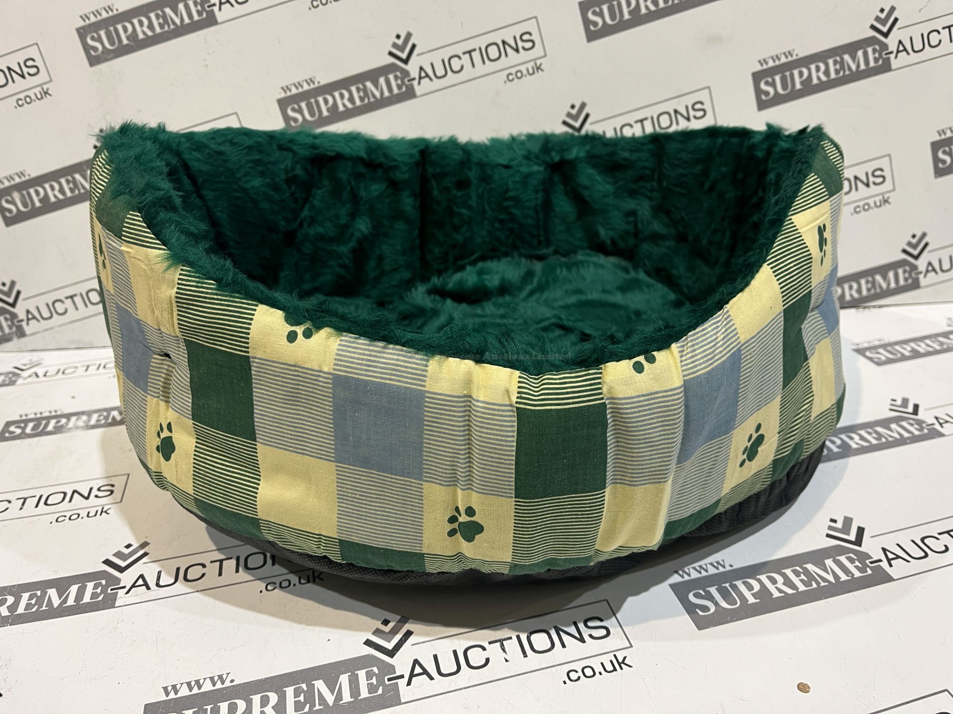 10 X BRAND NEW GREEN OVAL LUXURY PET BEDS R9-5