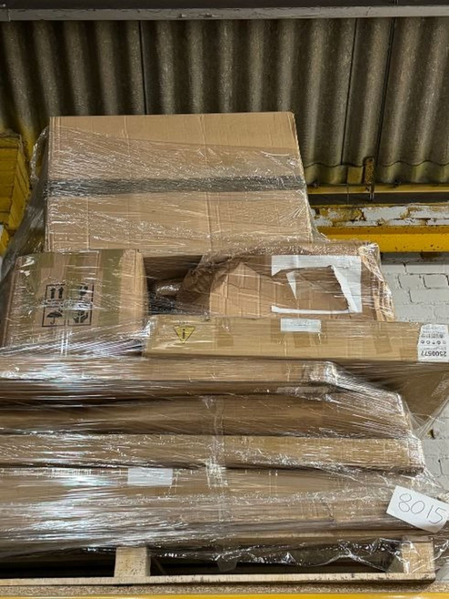 Mixed XL pallet of customer returns (ER) Pallet may Contain: Mixed indoor / Outdoor Furniture and