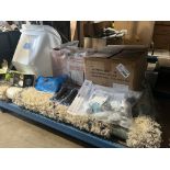 25 PIECE MIXED LOT INCLUDING RUG, CURTAINS, LIGHTING ETC S1-8