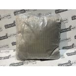 12 X BRAND NEW LUXURY SCATTER CUSHIONS R9-12