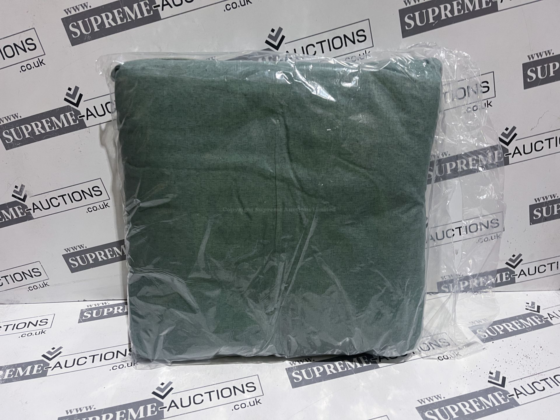 12 X BRAND NEW GREEN SCATTER CUSHIONS R10-11