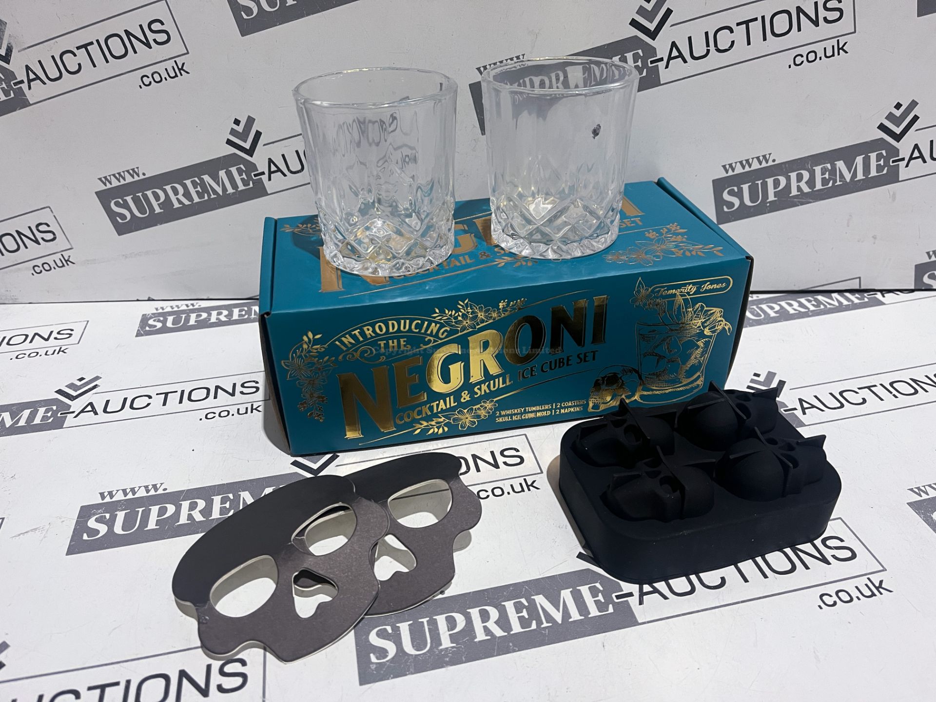 12 X BRAND NEW THE NEGRONI COCKTAIL AND SKULL ICE CUBE SETS R10-11