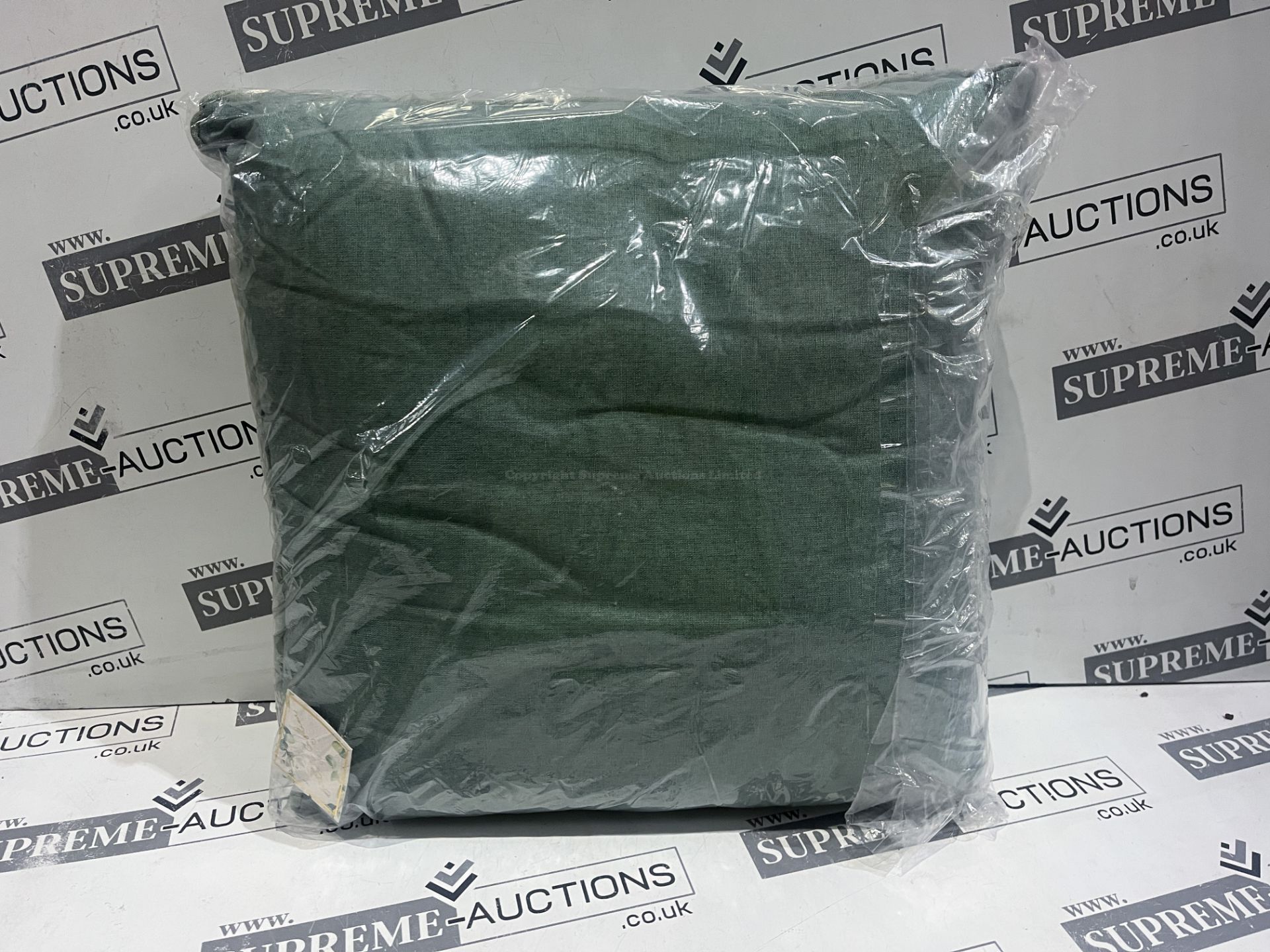 12 X BRAND NEW GREEN LUXURY SCATTER CUSHIONS R11-13