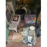MIXED GIFTWARE LOT INCLUDING BOARD GAMES, PLANTERS, SNEAKER CLEANING KITS, CANDLES ETC R10-8