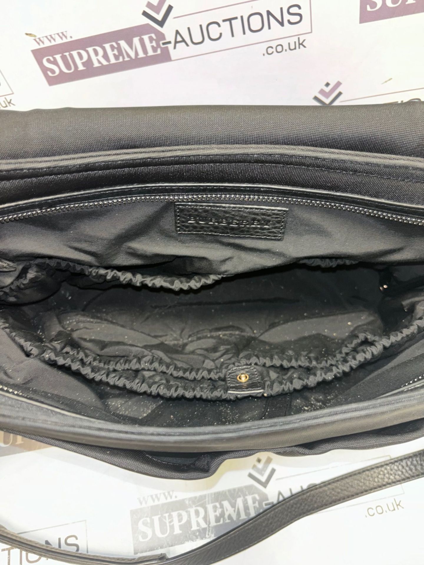 Genuine Burberry Nova Check Diaper Messenger Bag. With tag! Broken buckle. 3/28 - Image 4 of 7