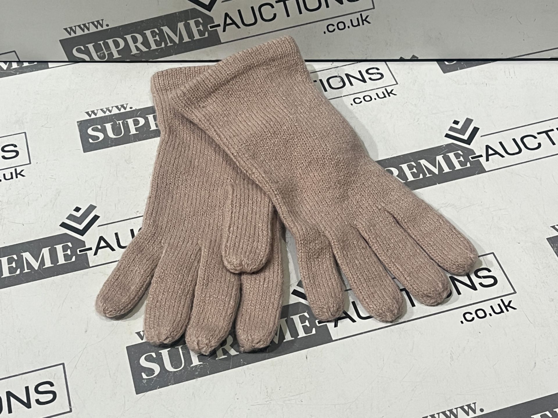 160 X BRAND NEW PAIRS OF PALE PINK WOOLY GLOVES R9-2