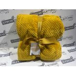 8 X BRAND NEW YELLOW PLAID 190 X 140CM BED THROWS R11-13
