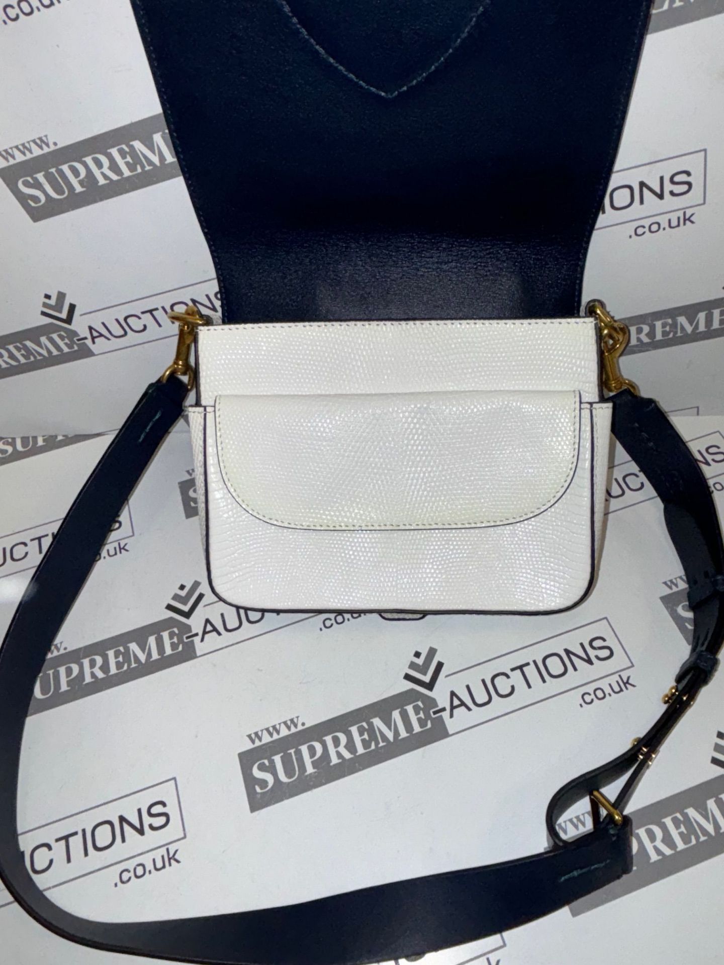 Burberry White Croc Detail Navy Strap Cross Body bag. 22x20cm. (23.21) - Image 6 of 9