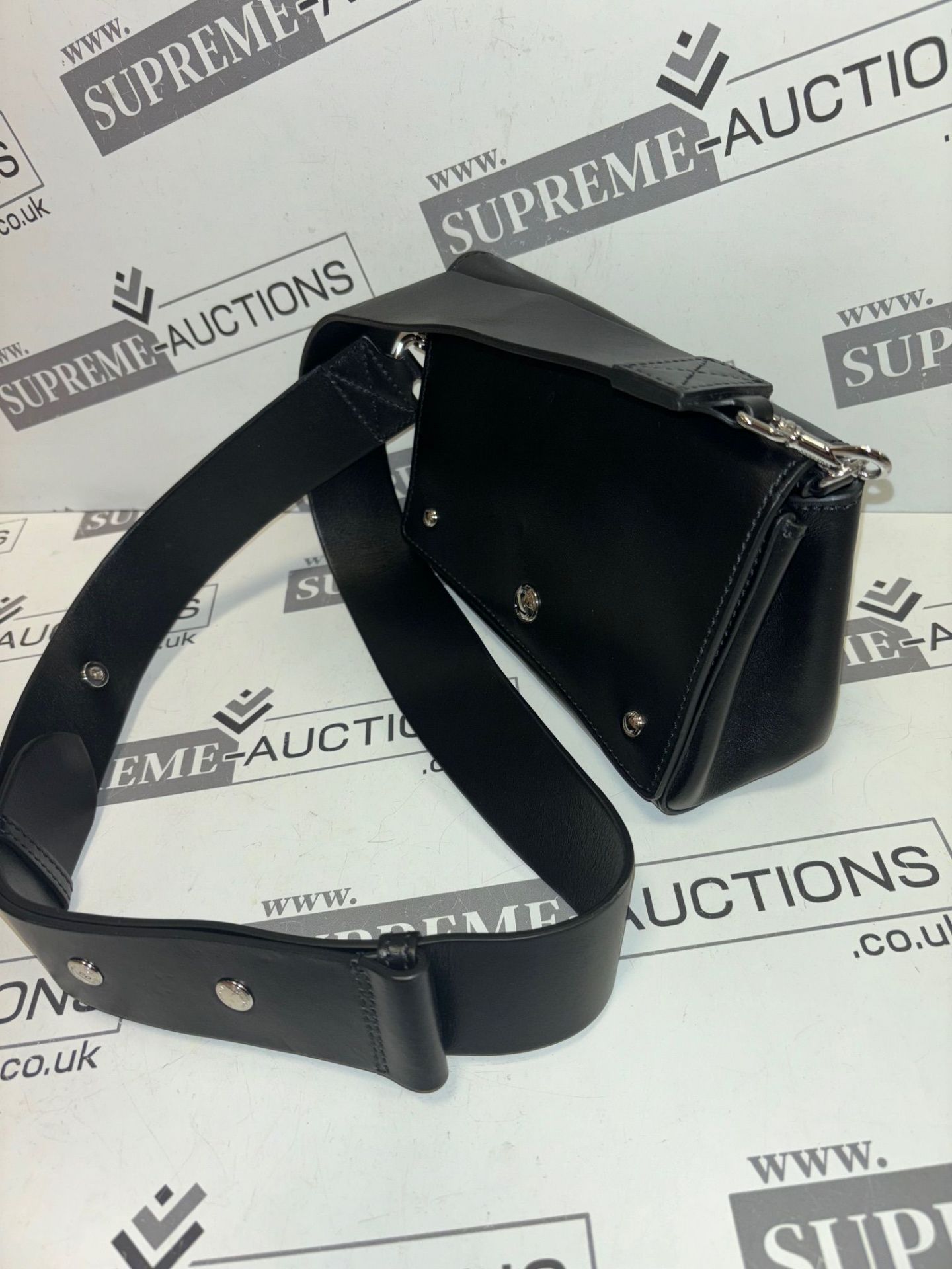 Burberry Small TB Envelope Crossbody Bag BLACK. 18x14cm. (08.21) - Image 4 of 7