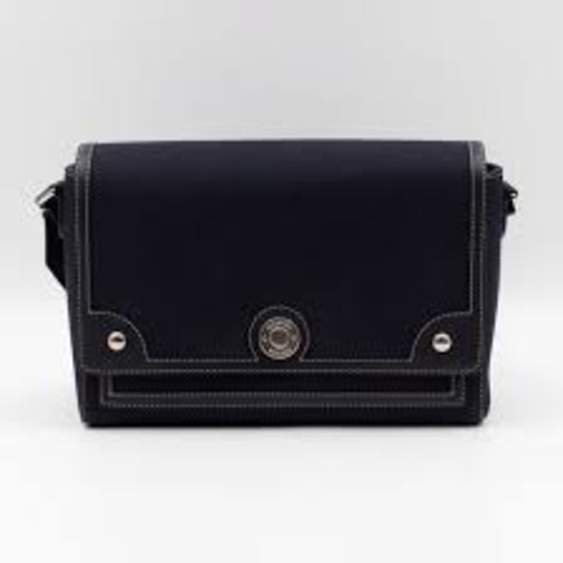 Burberry Small TB Envelope Crossbody Bag BLACK. 18x14cm. (08.21)