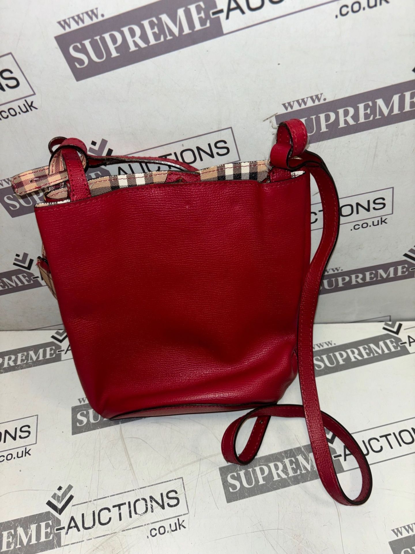 Genuine Burberry Lorne Bucket Bag Crossbody Red Leather Heymarket Check 15/28 - Image 4 of 11