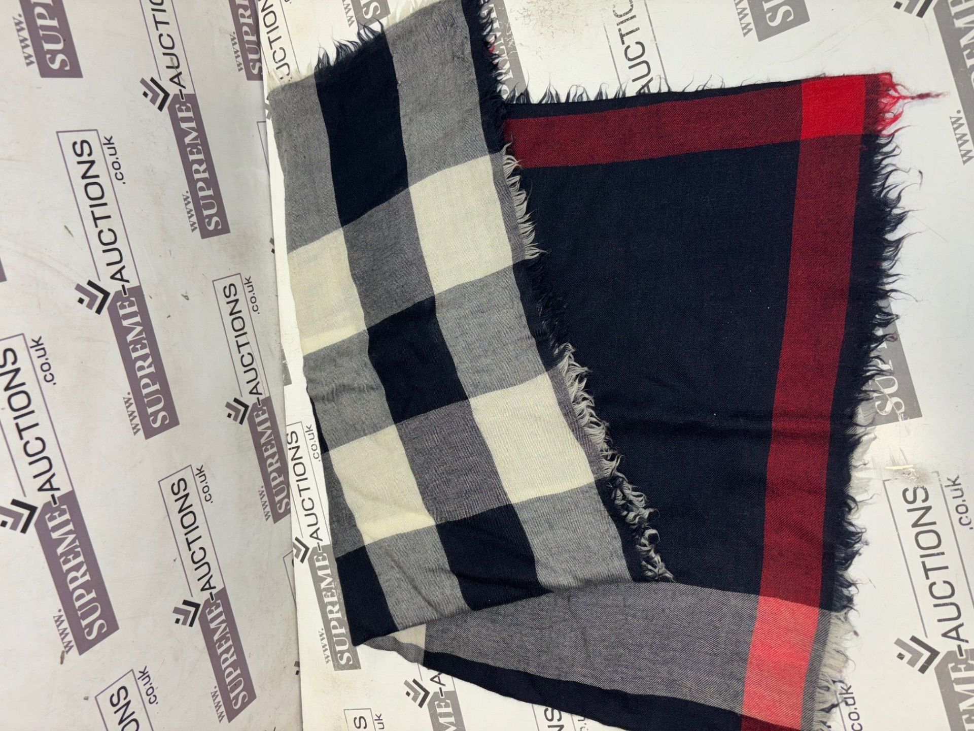 Genuine Burberry: Vintage Check Scarf 100% Cashmere Navy 5/28 - Image 2 of 3