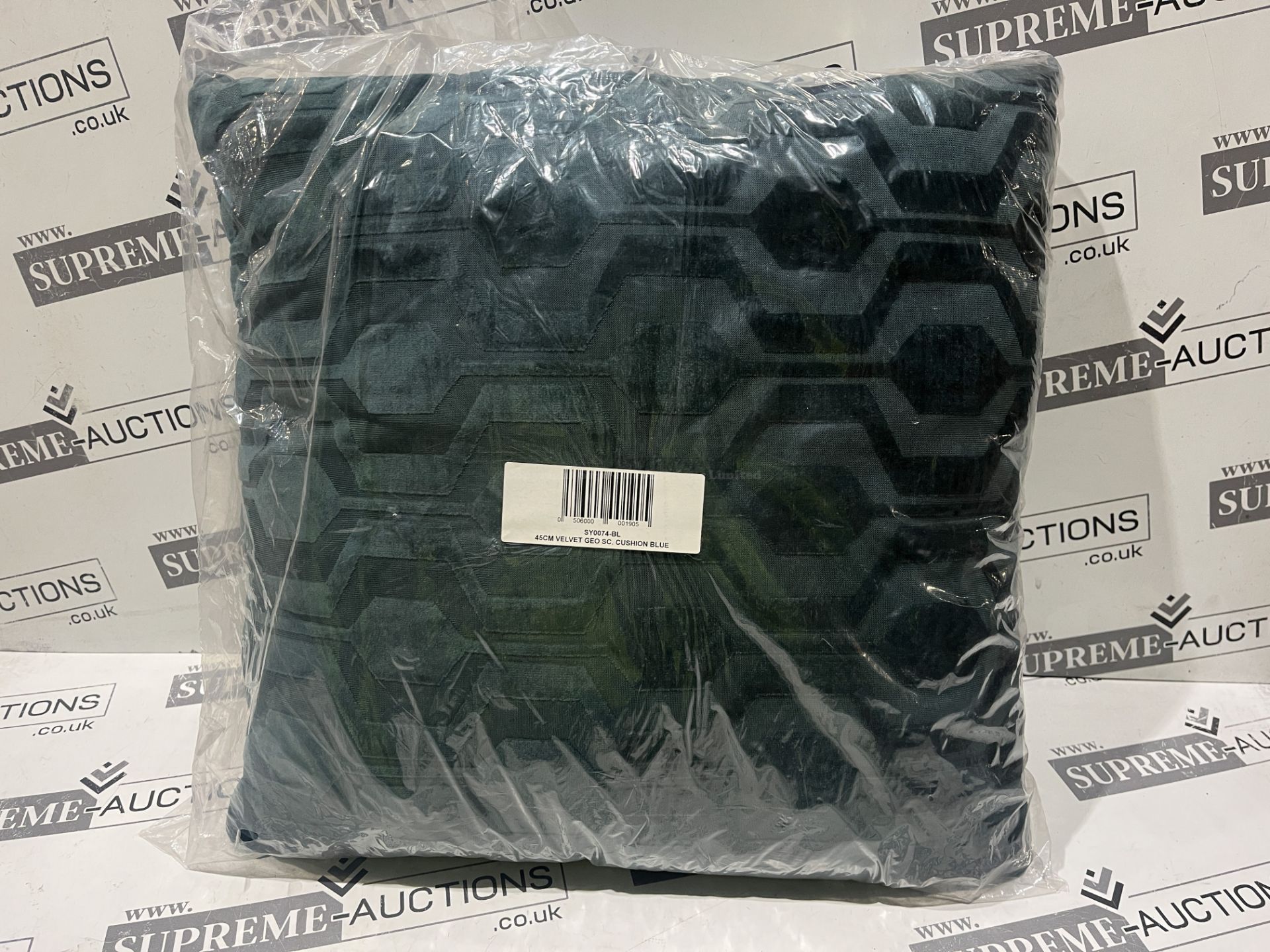 6 X BRAND NEW GREEN LUXURY SCATTER CUSHIONS R9B-12