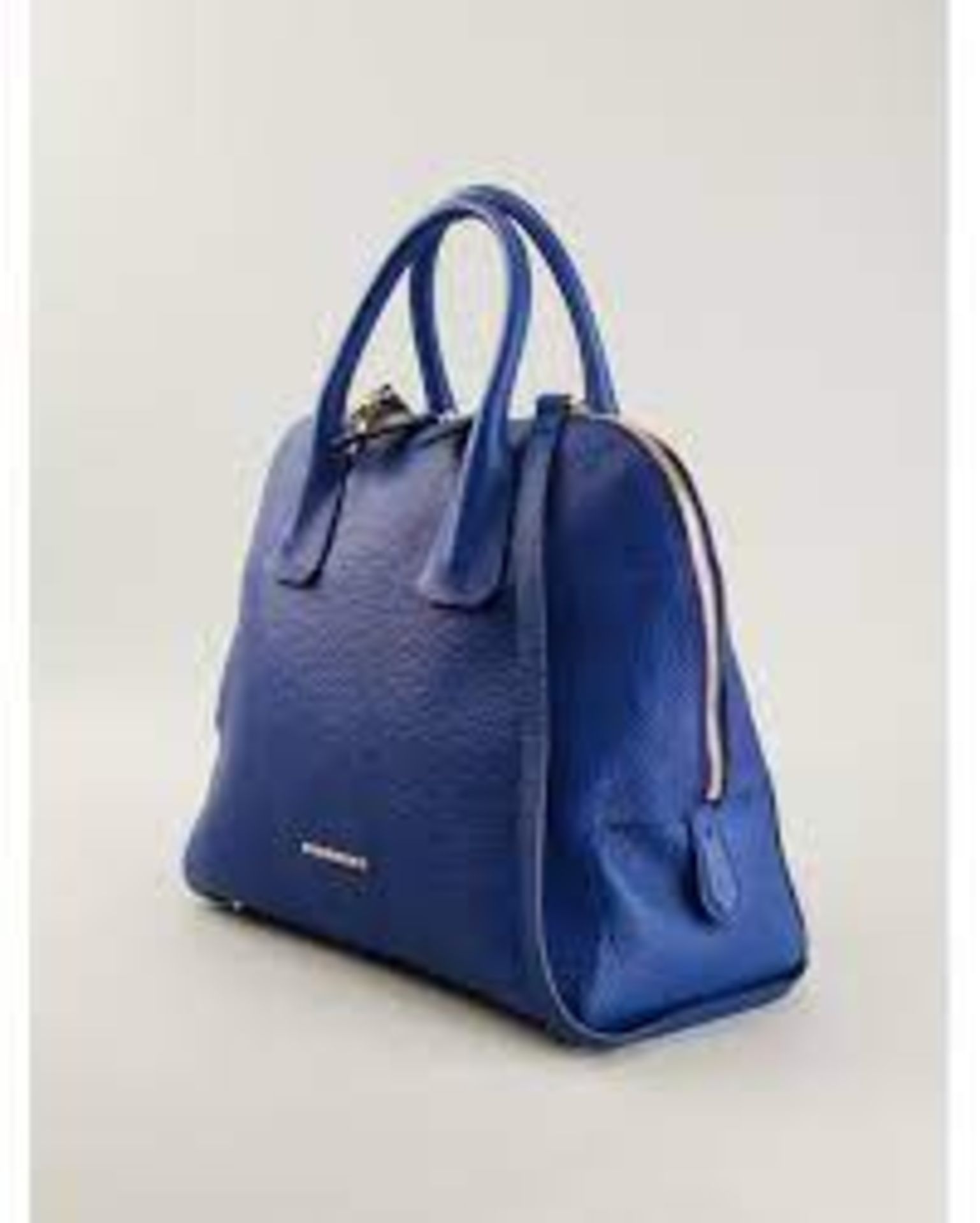 Genuine Burberry Medium Bowling Bag in Blue. RRP £805. This shoulder bag has room for all of your