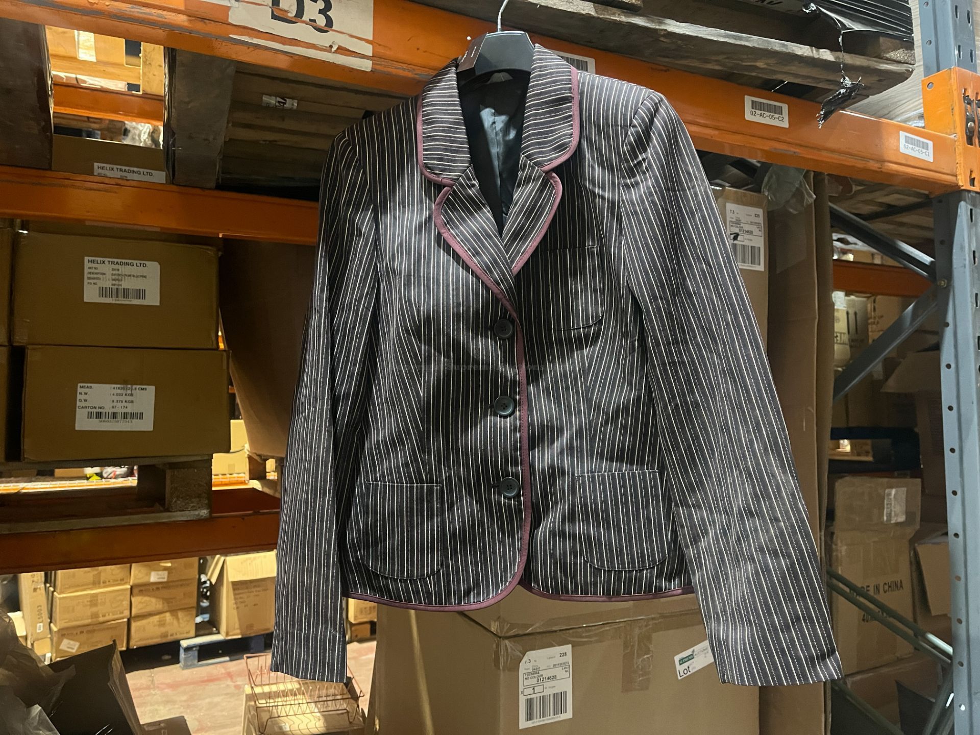 50 X BRAND NEW SUIT JACKETS IN VARIOUS SIZES R11-12