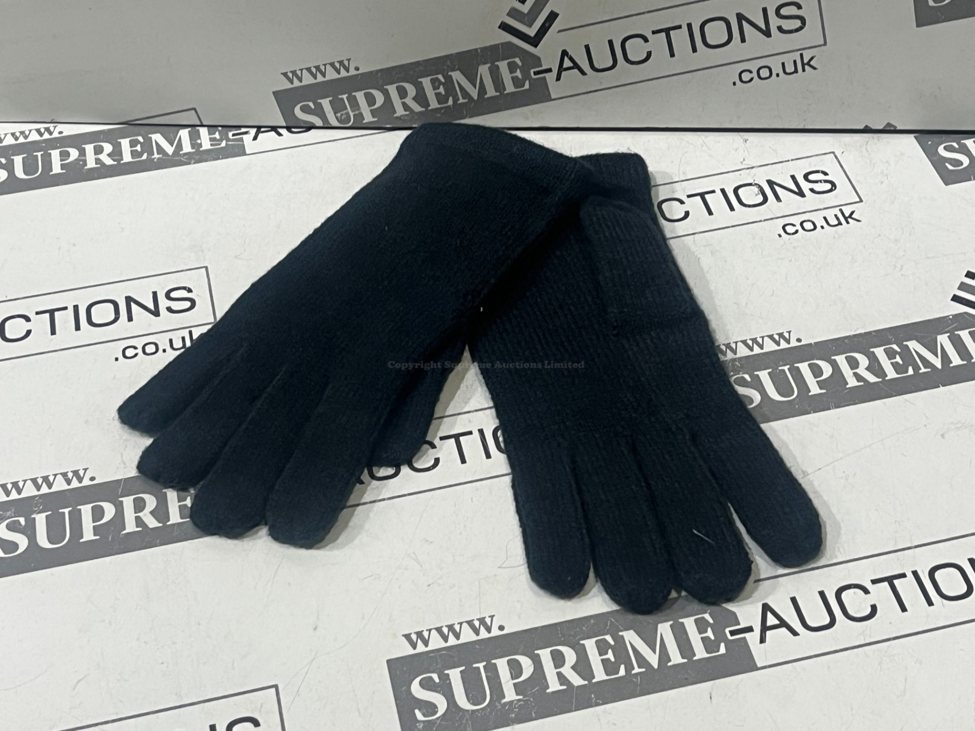 APPROX 100 X BRAND NEW PAIRS OF WOOLY GLOVES R9-1